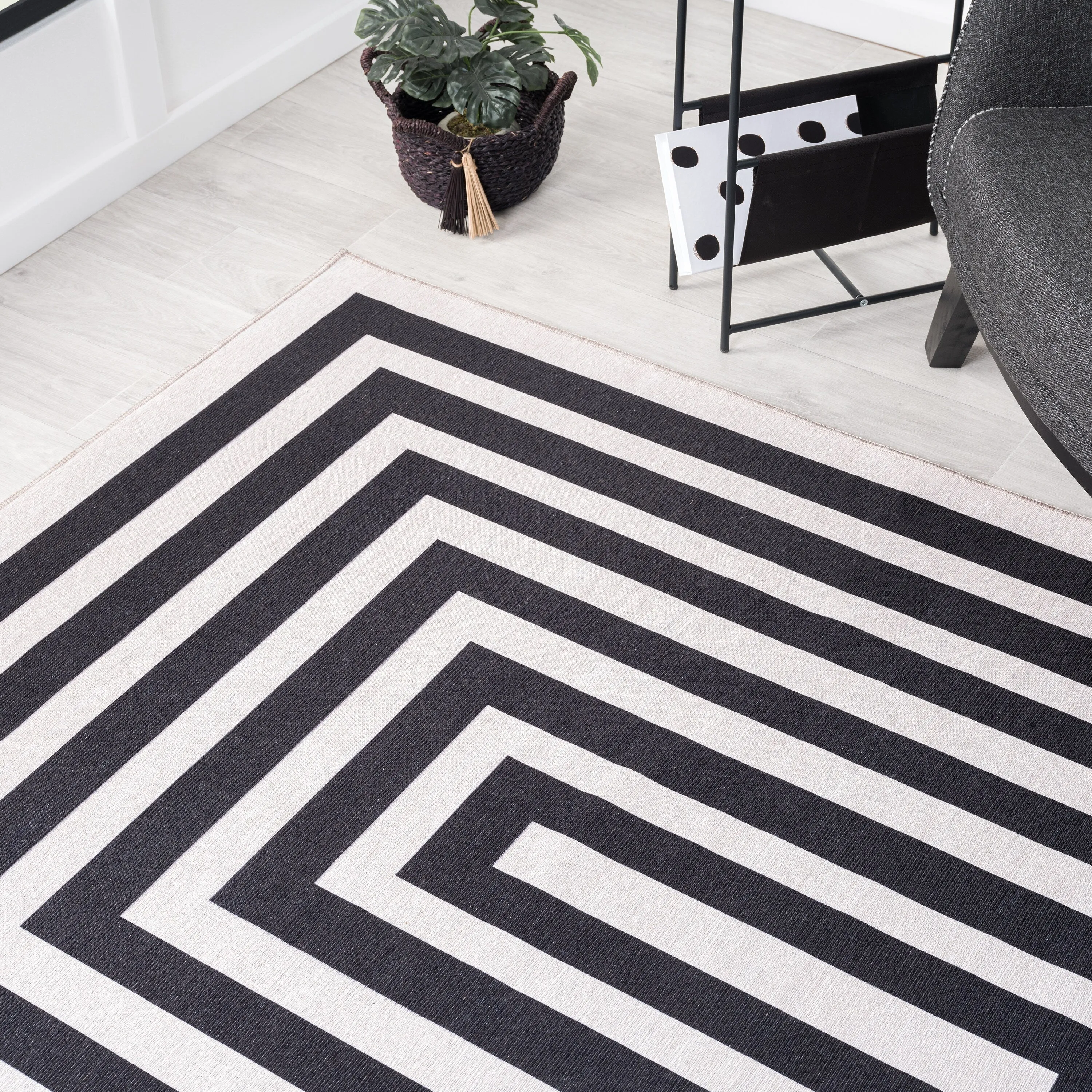 Abani Parker PAR170A Cream Black Rectangles Area Rug