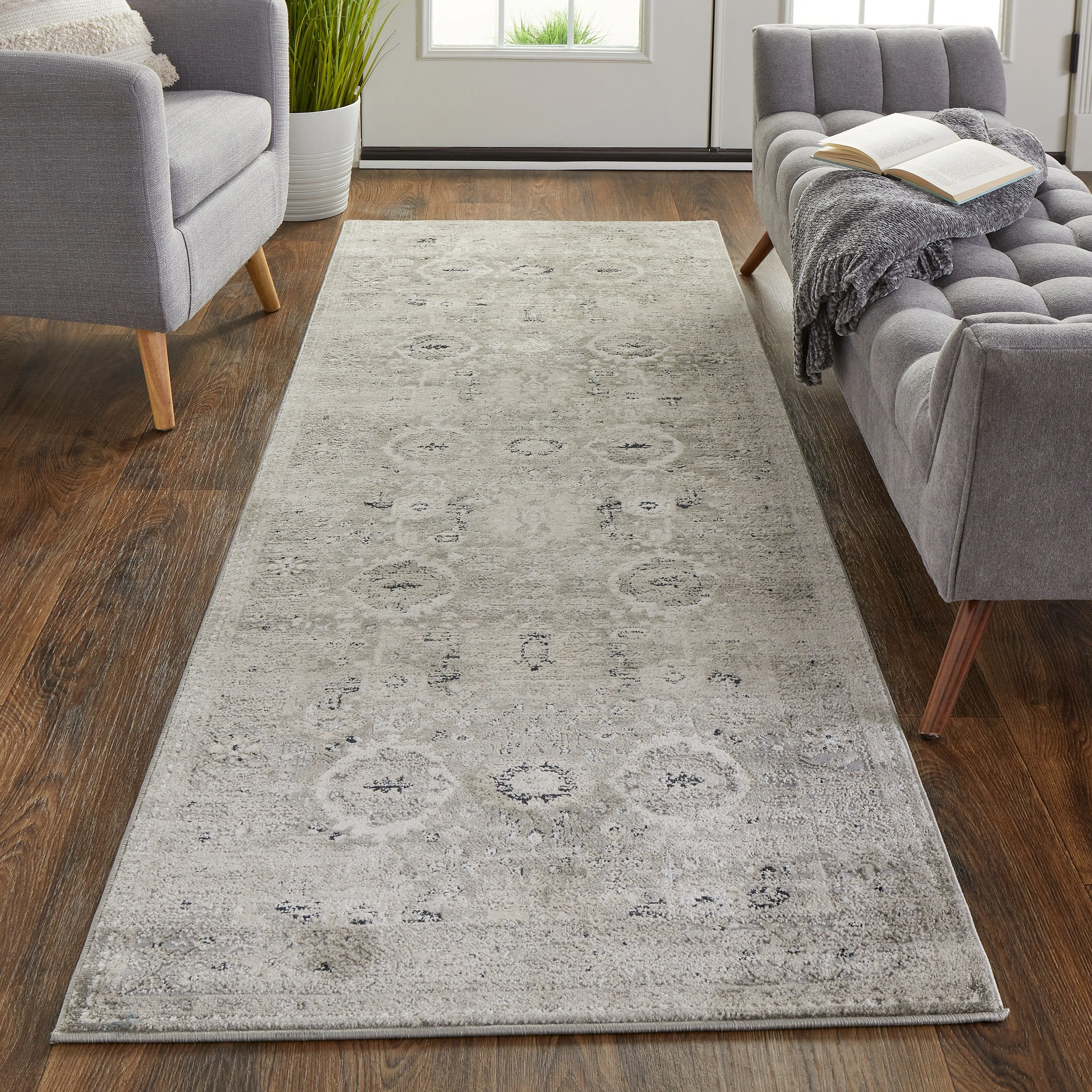 Adana Transitional Metallic Runner. Ivory/Silver Gray
