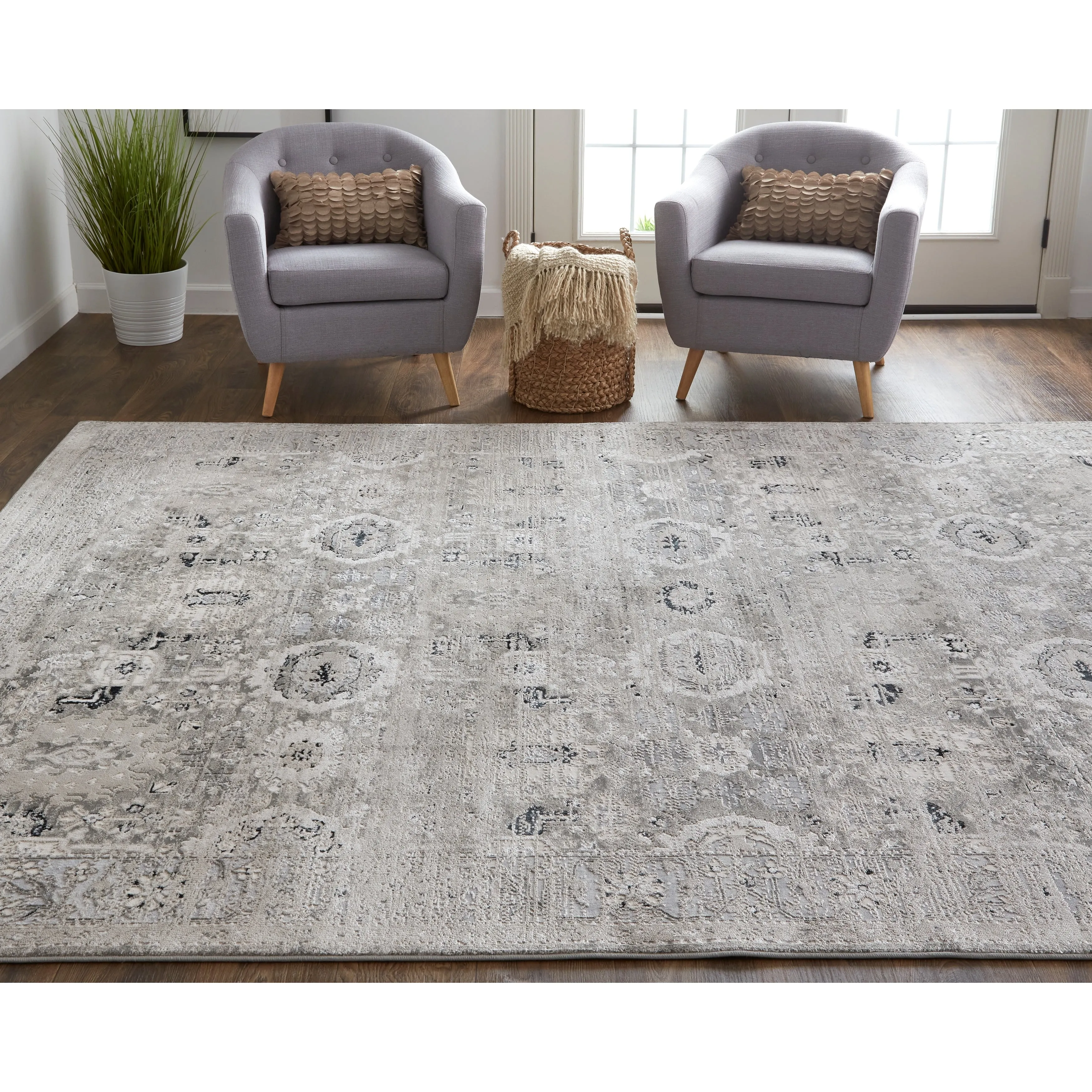 Adana Transitional Metallic Runner. Ivory/Silver Gray