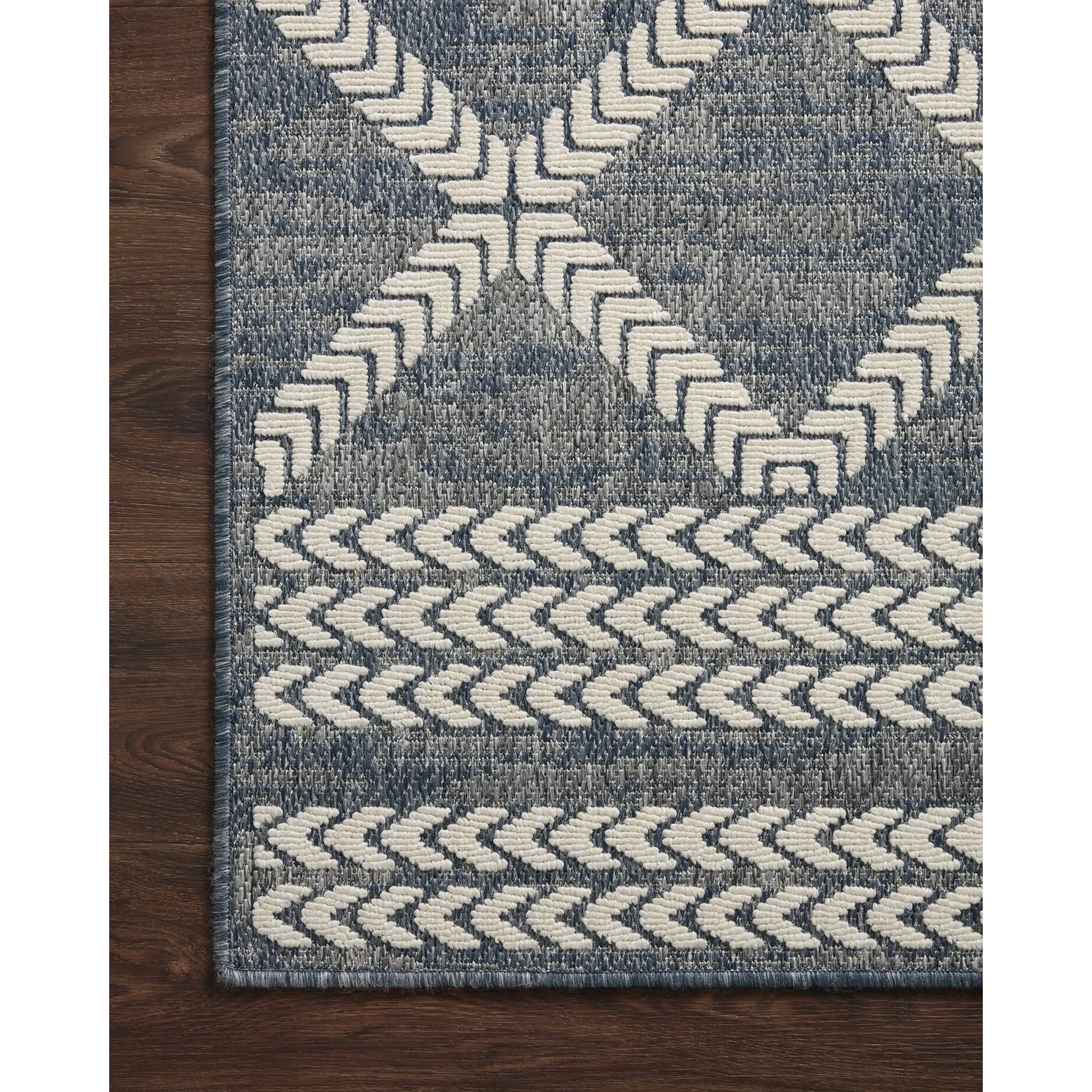 Alexander Home Renee Modern Trellis Indoor / Outdoor Rug