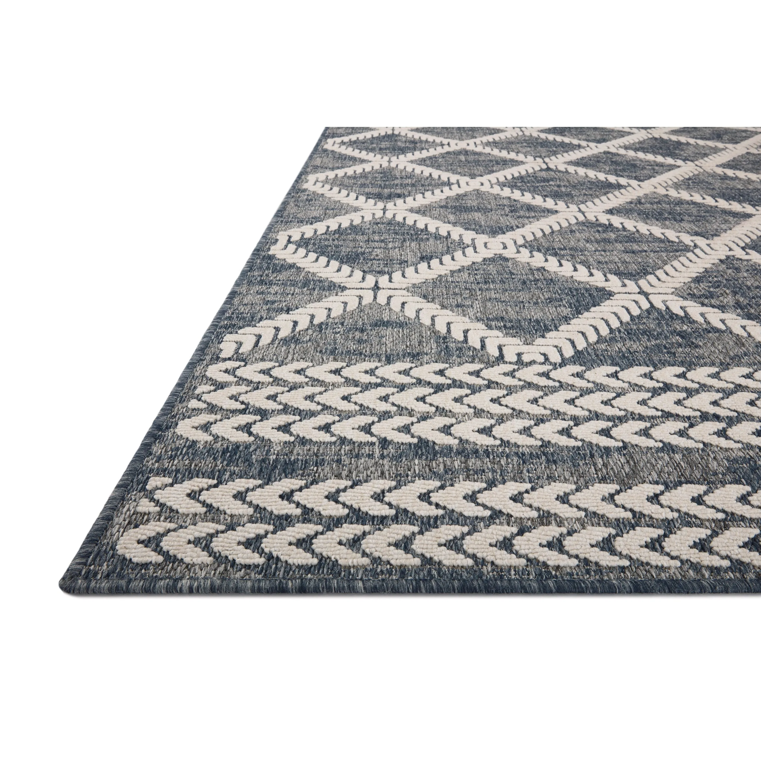 Alexander Home Renee Modern Trellis Indoor / Outdoor Rug