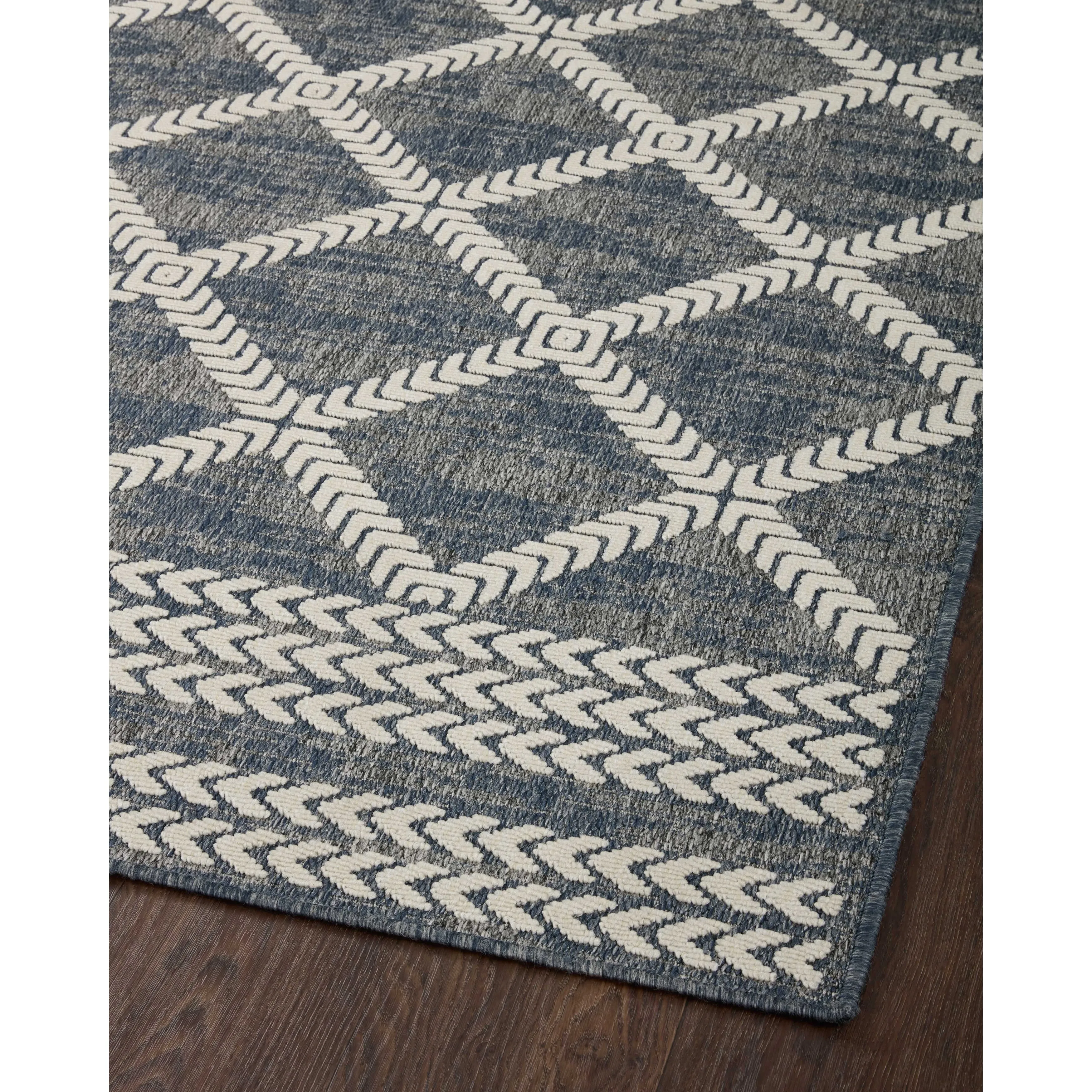 Alexander Home Renee Modern Trellis Indoor / Outdoor Rug