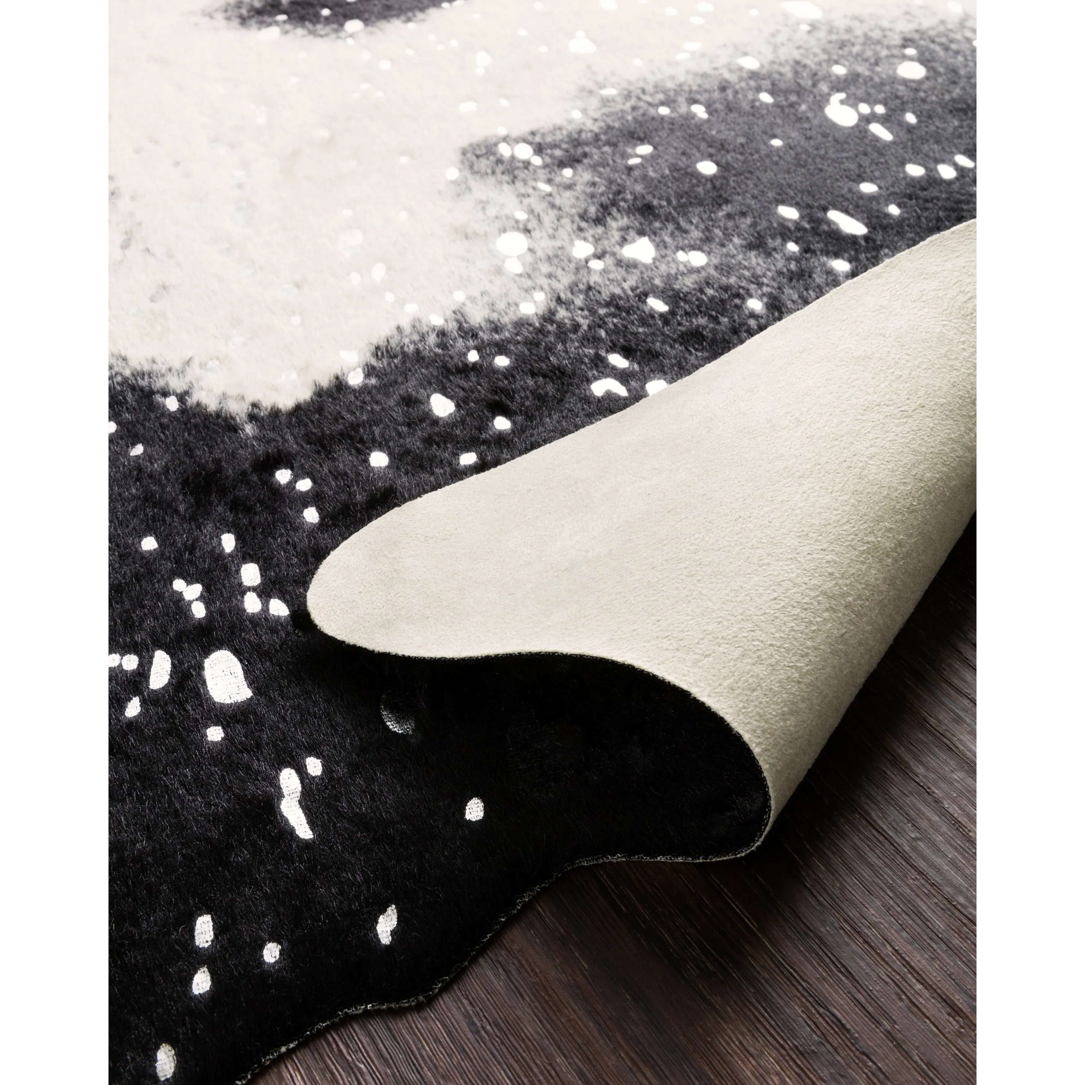 Alexander Home Sierra Faux Cowhide Rug - 5' x 6'6