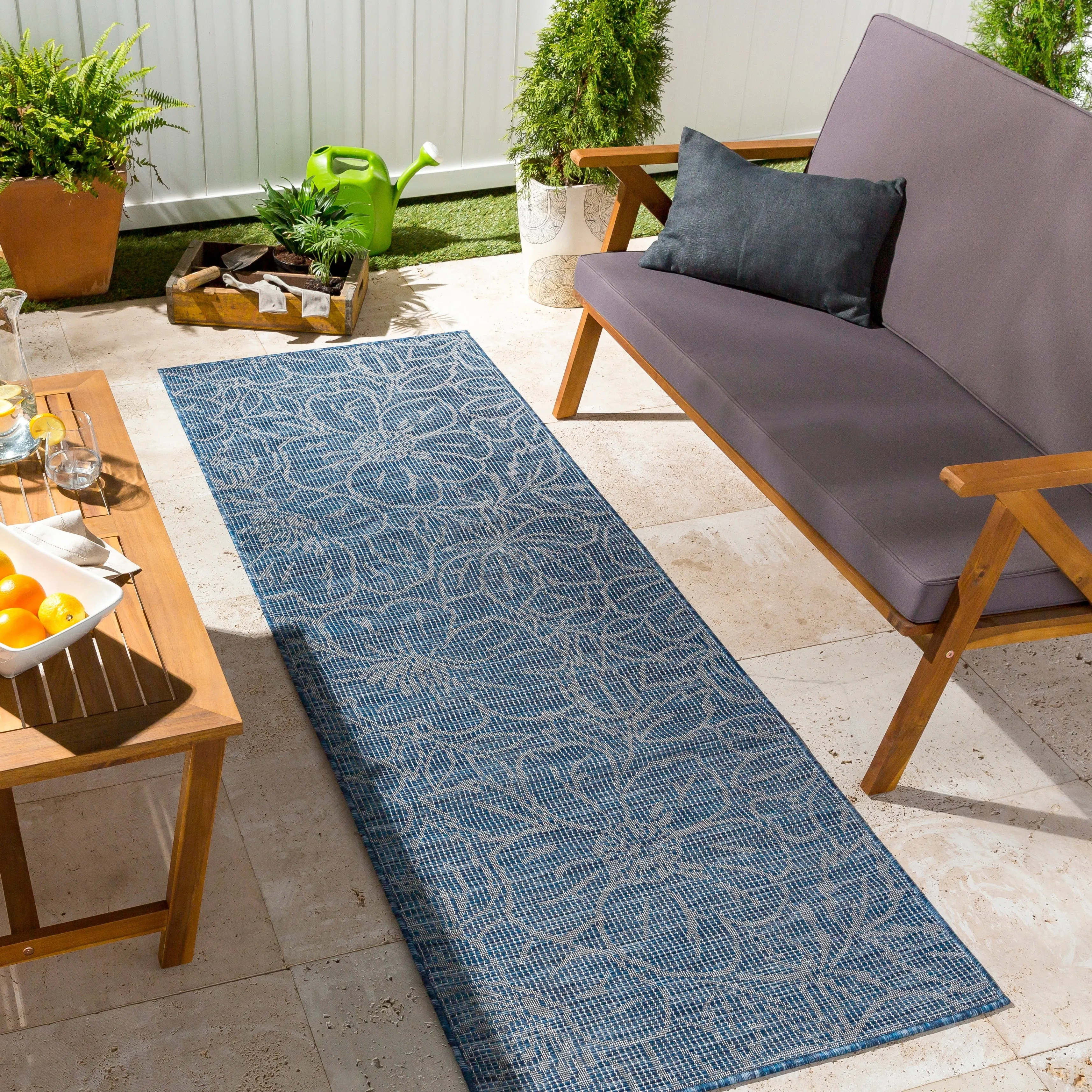 Artistic Weavers Hadley Indoor / Outdoor Floral Area Rug