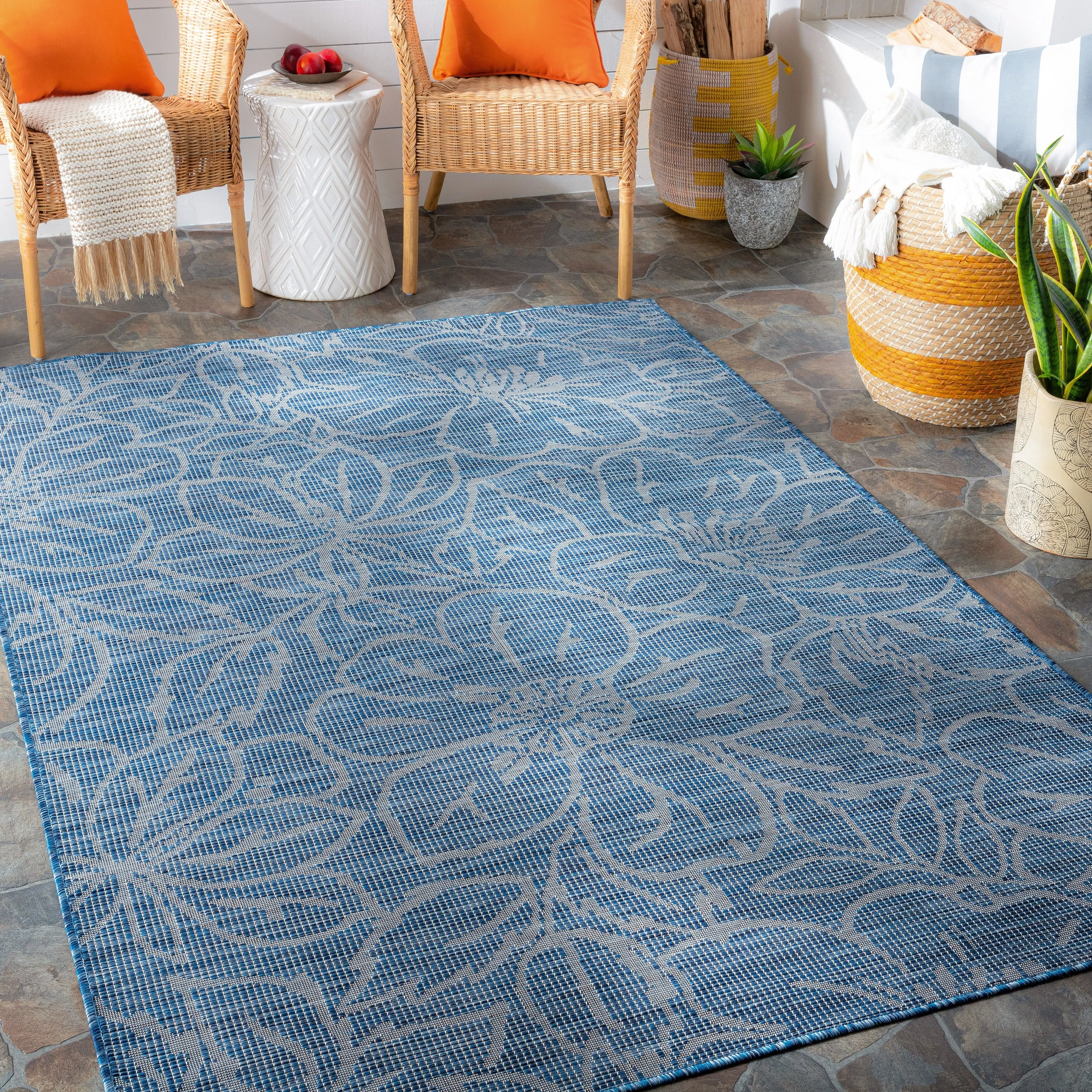 Artistic Weavers Hadley Indoor / Outdoor Floral Area Rug