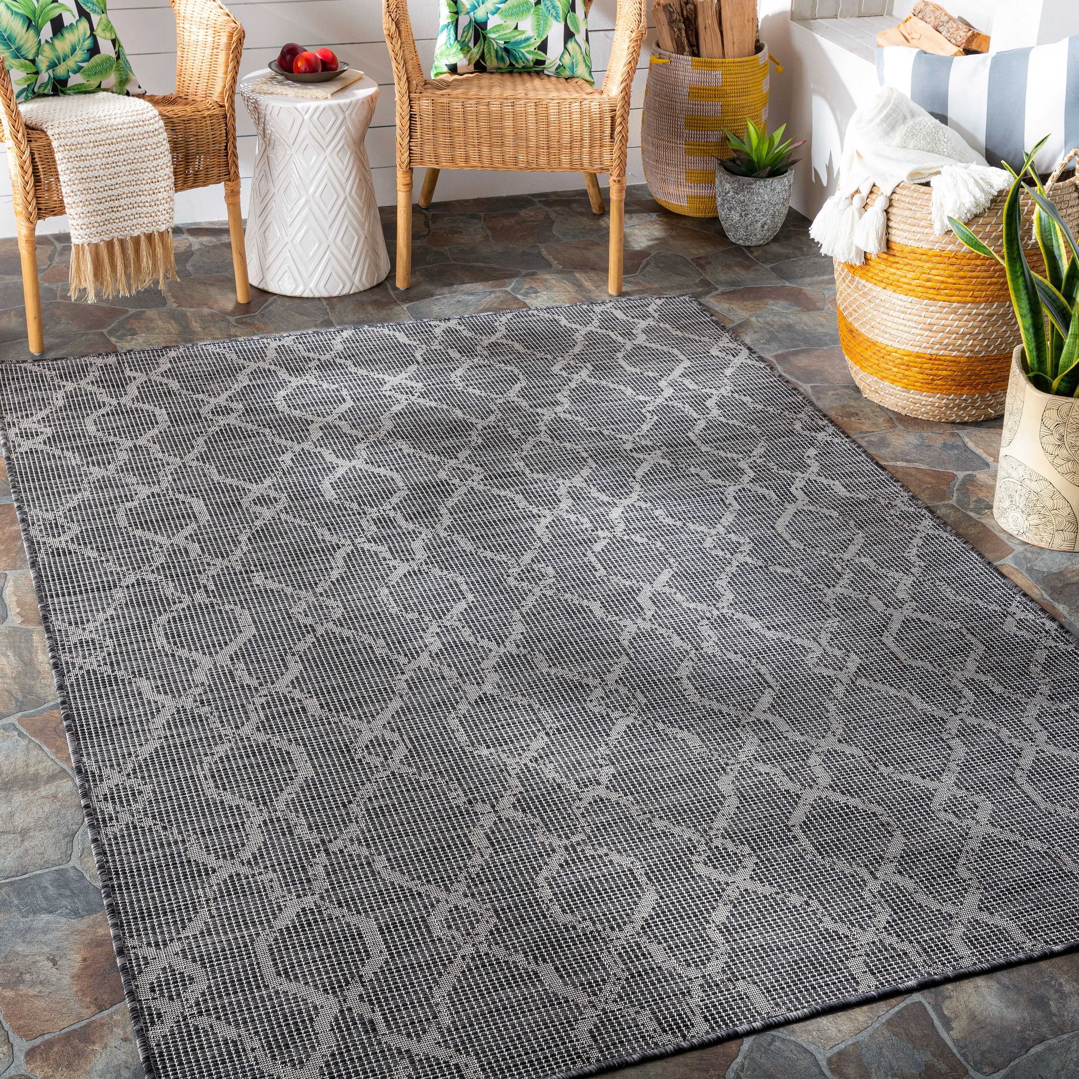 Artistic Weavers Jaylah Indoor / Outdoor Trellis Area Rug