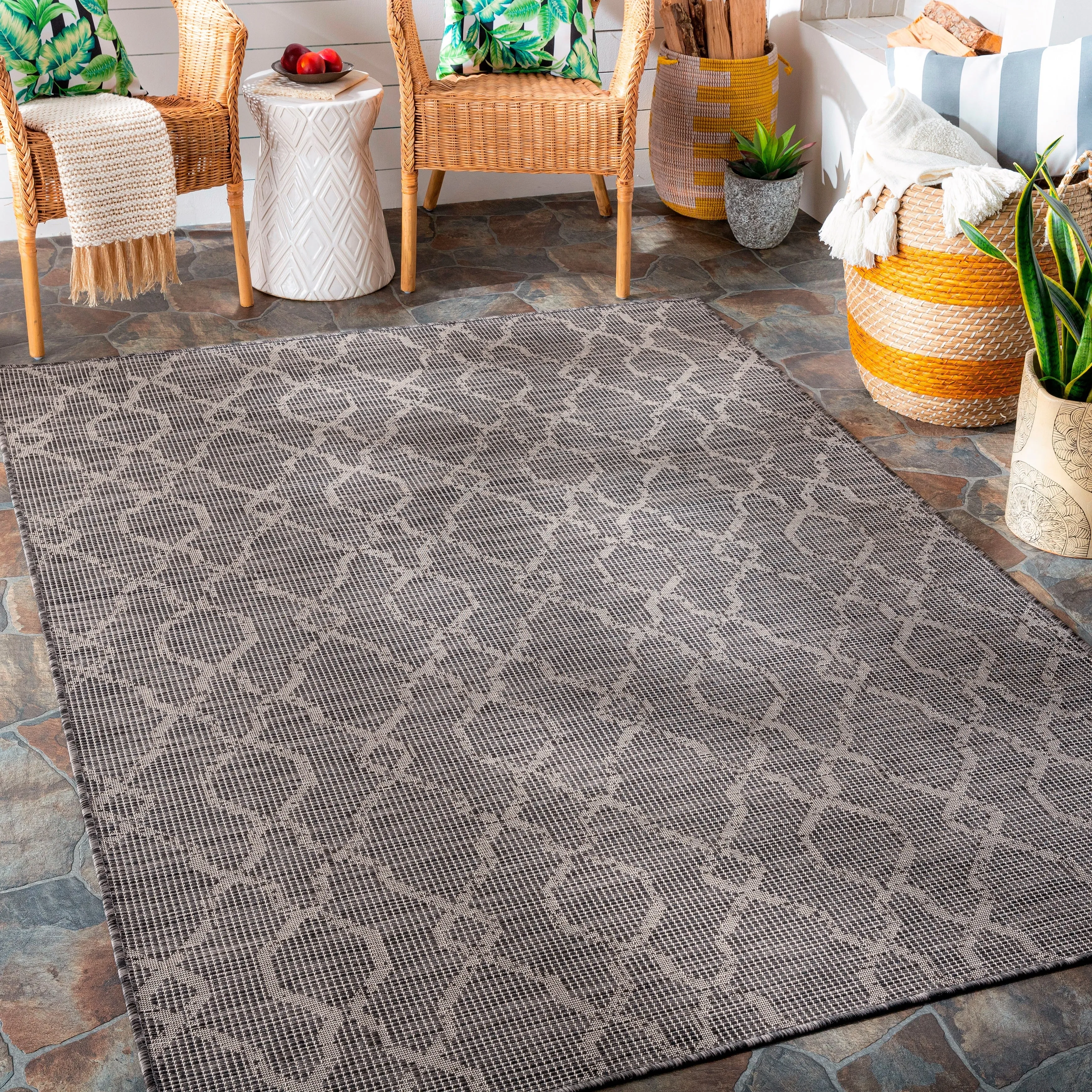 Artistic Weavers Jaylah Indoor / Outdoor Trellis Area Rug