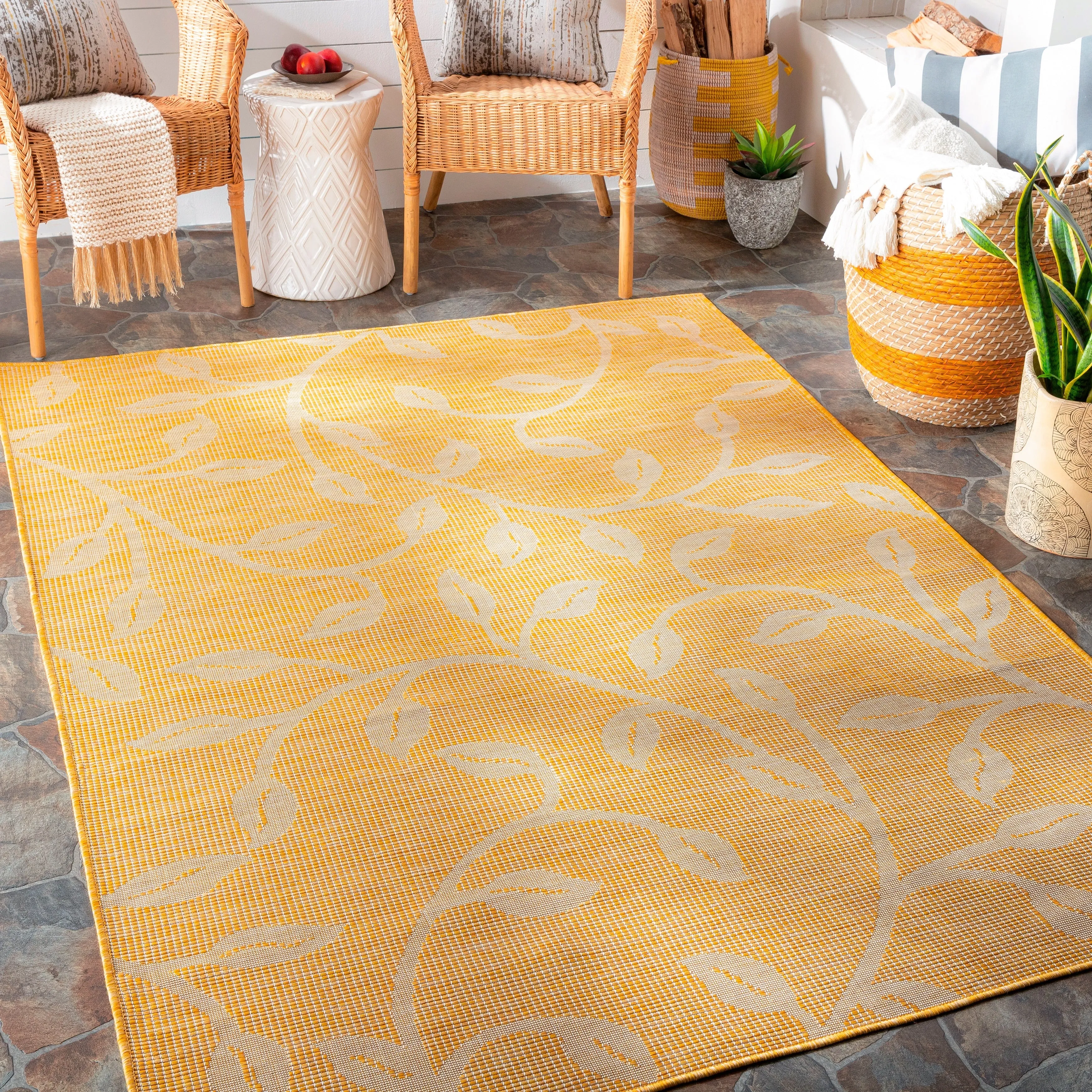 Artistic Weavers Otis Indoor / Outdoor Floral Area Rug