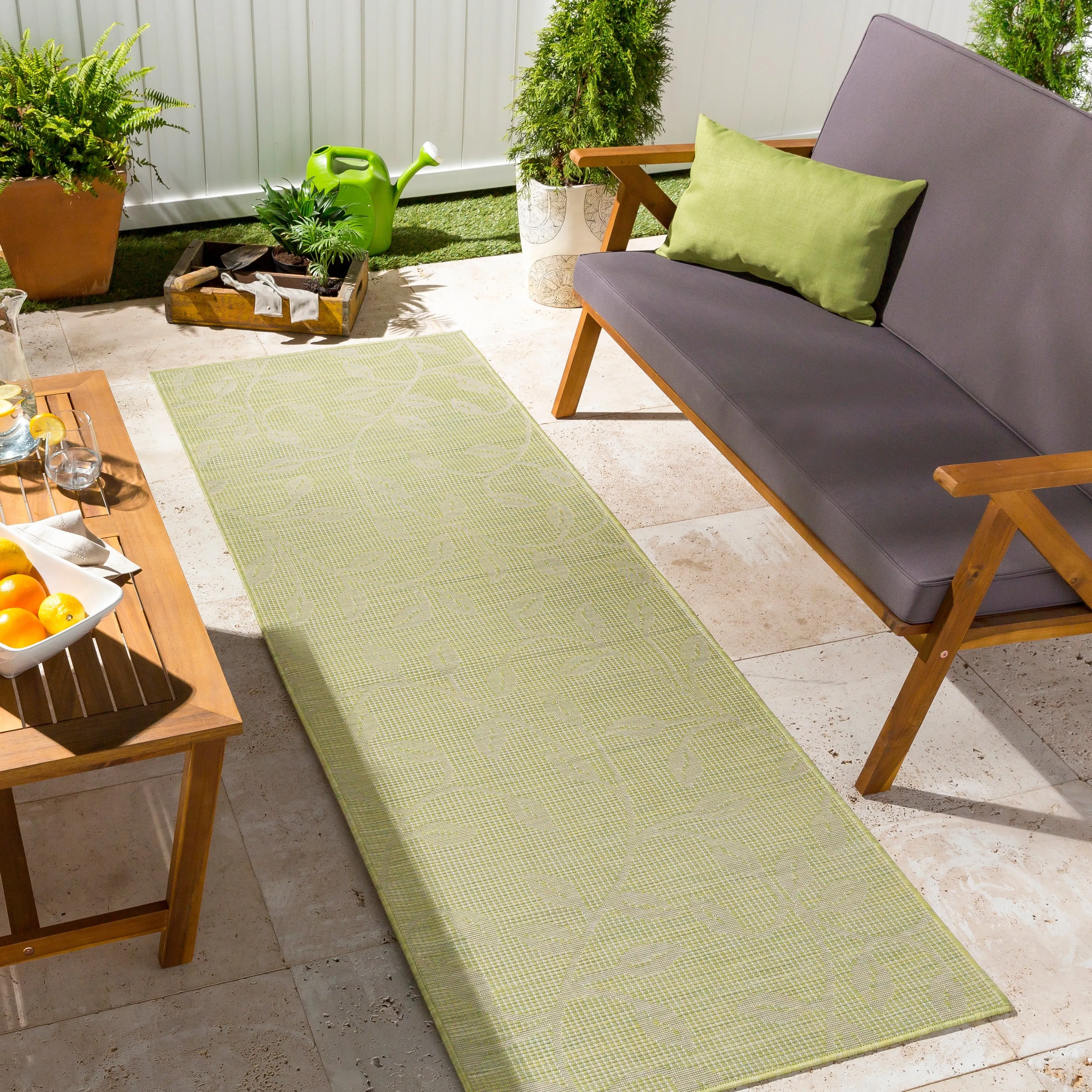 Artistic Weavers Otis Indoor / Outdoor Floral Area Rug