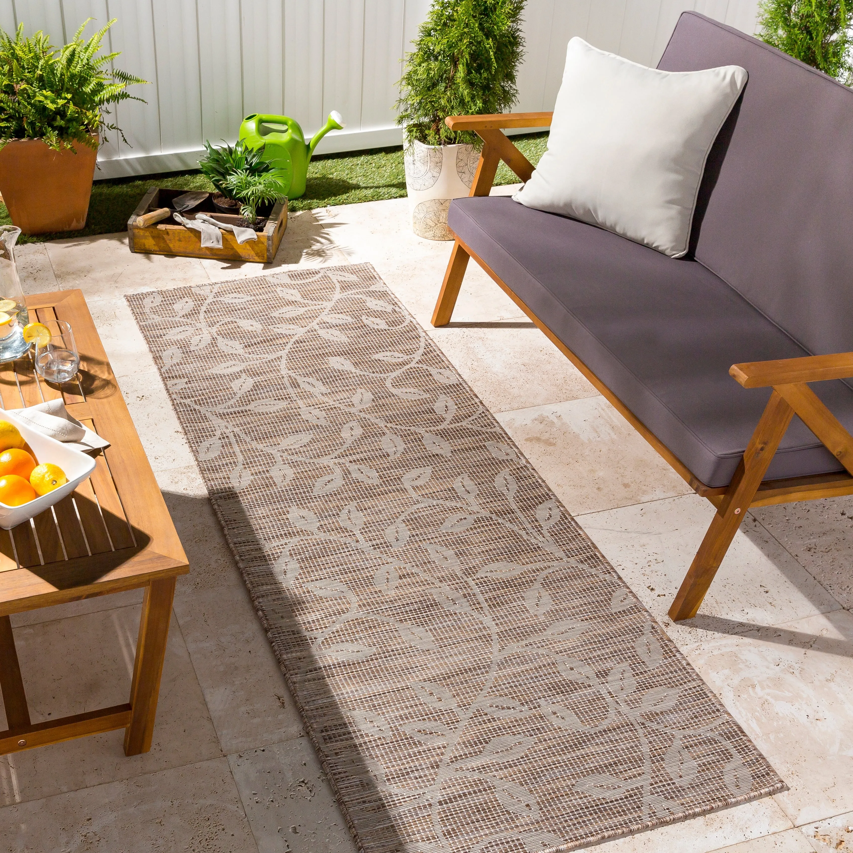 Artistic Weavers Otis Indoor / Outdoor Floral Area Rug