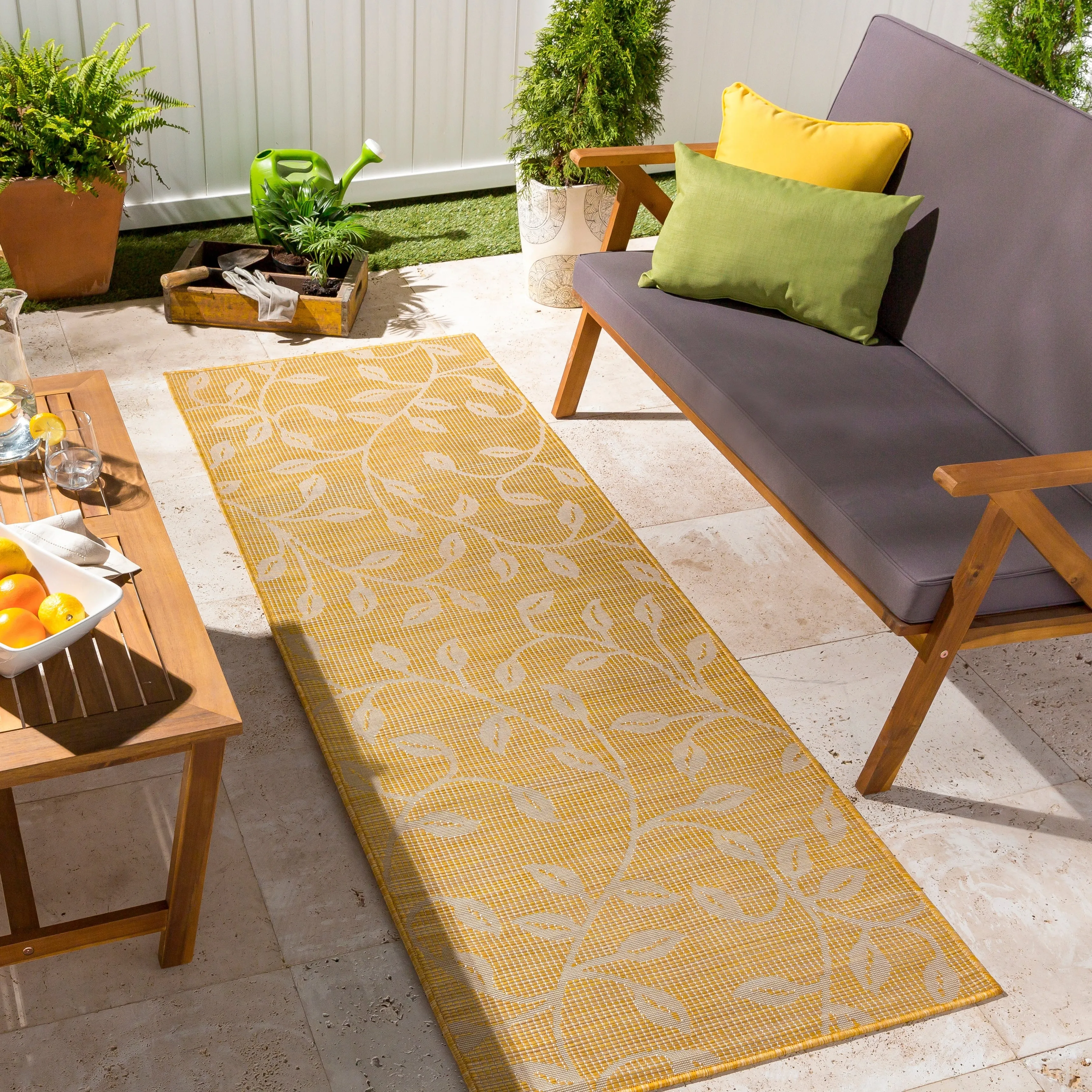 Artistic Weavers Otis Indoor / Outdoor Floral Area Rug