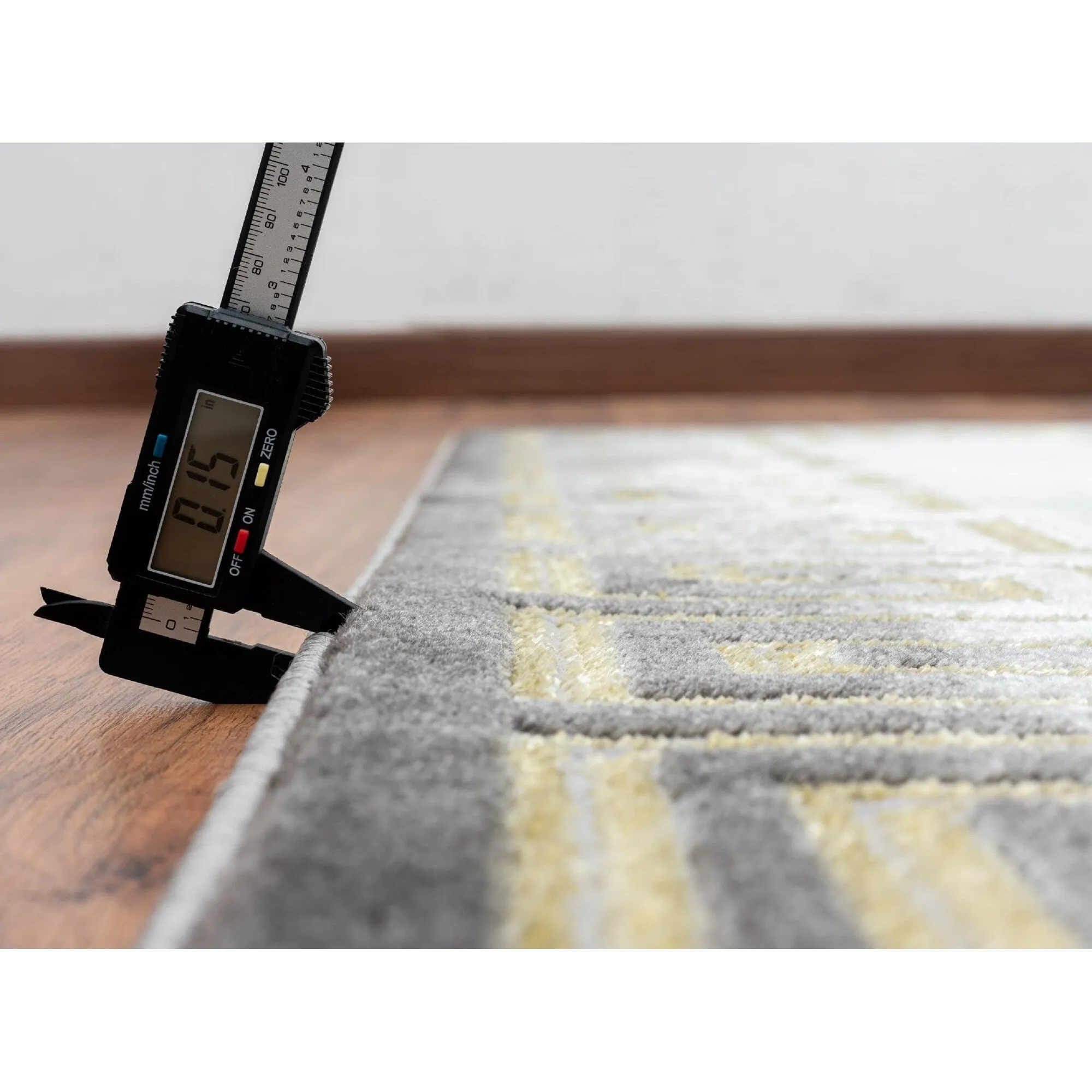 Brooklyn Collection Abstract Border Area Rug