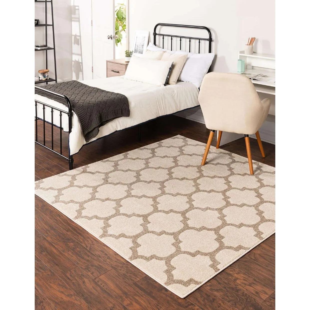 Contemporary Akiva Collection Area Rug