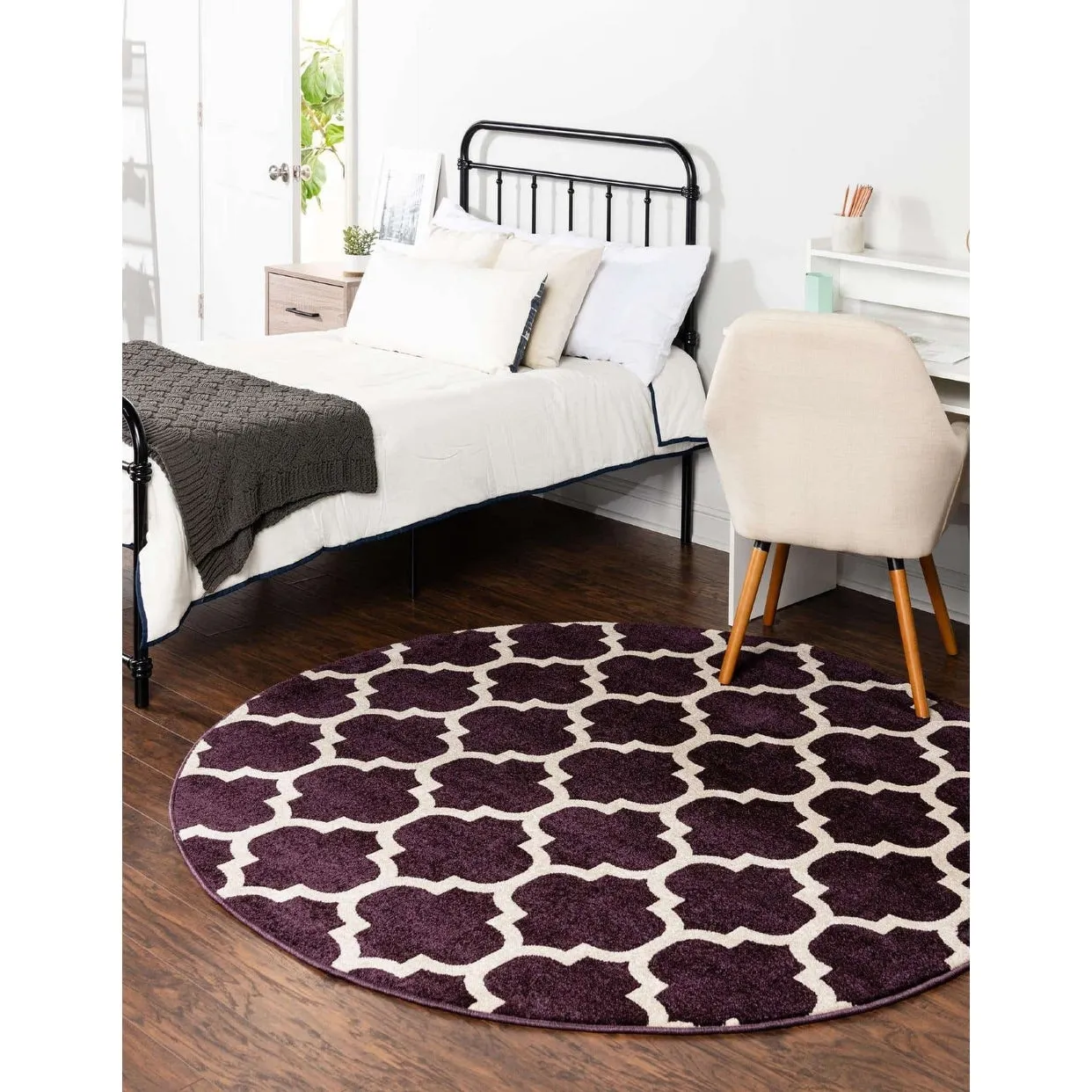 Contemporary Akiva Collection Area Rug