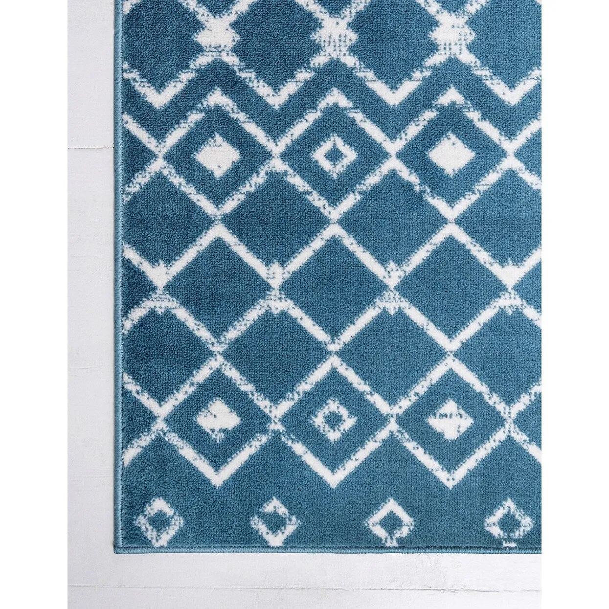 Contemporary Zala Collection Area Rug