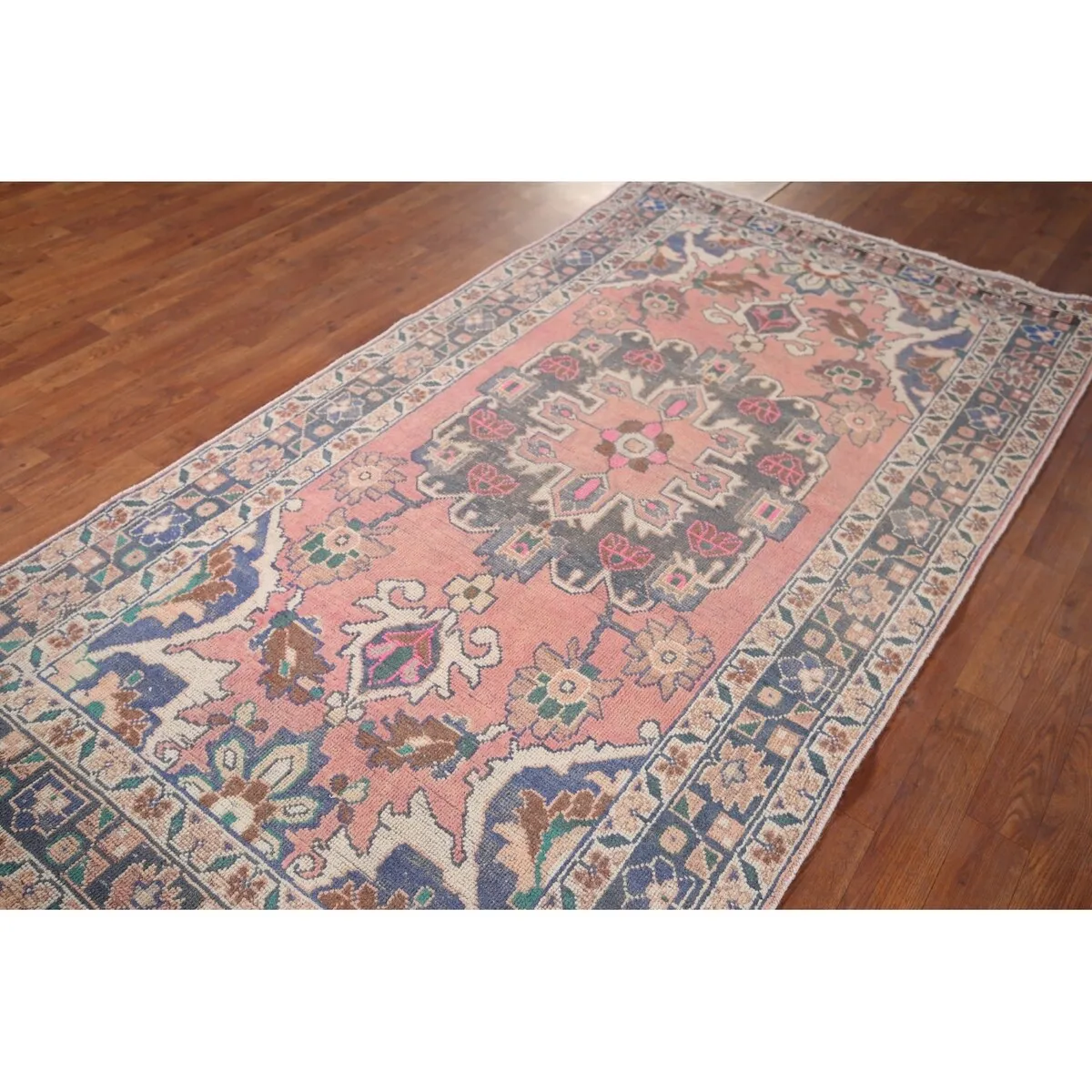 Distressed Pink Bakhtiari Antique Persian Rug Hand-Knotted Wool Carpet - 4'1 x 7'7