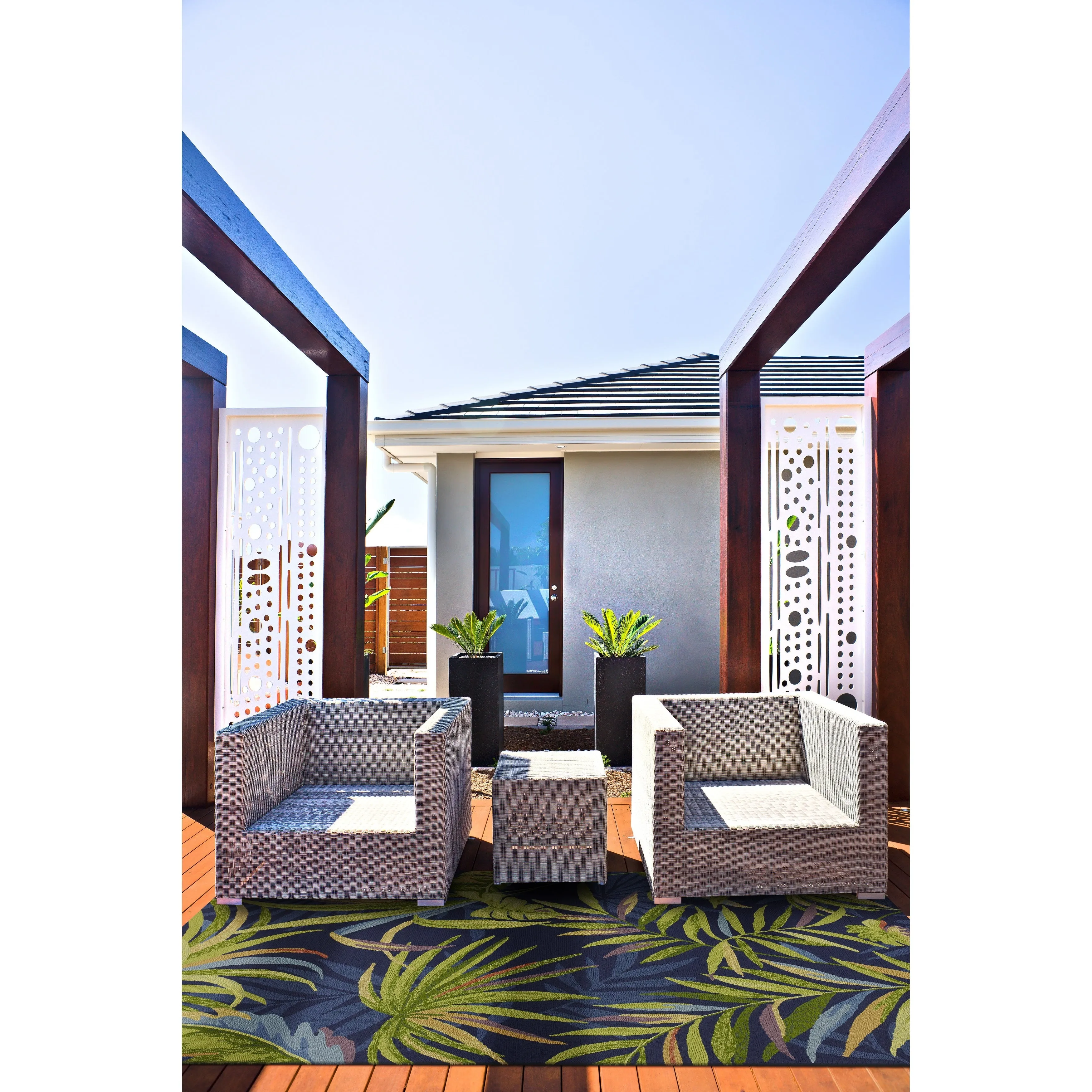 Domani Trails Tropical Leaf Hand-hooked Indoor/Outdoor Area Rug