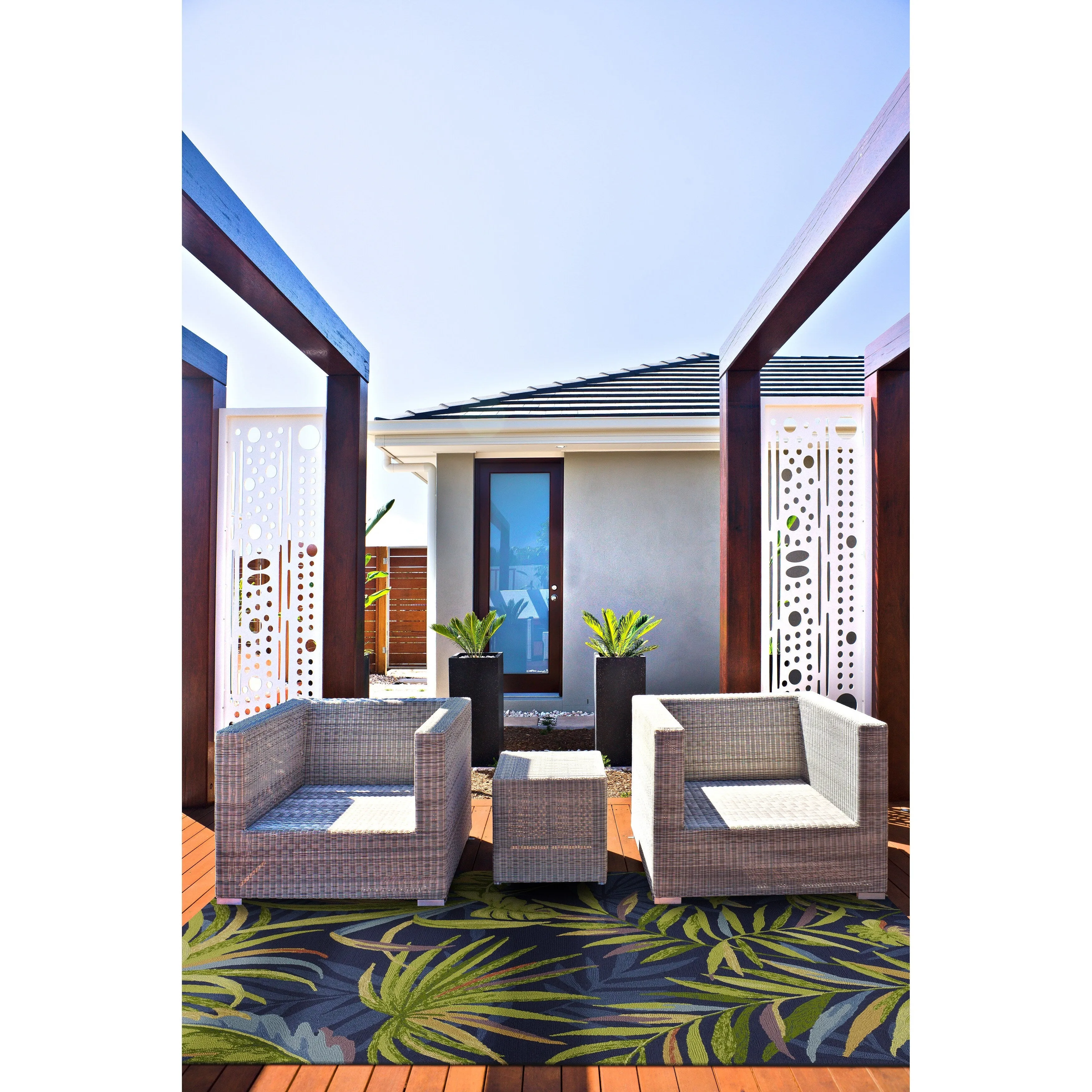 Domani Trails Tropical Leaf Hand-hooked Indoor/Outdoor Area Rug
