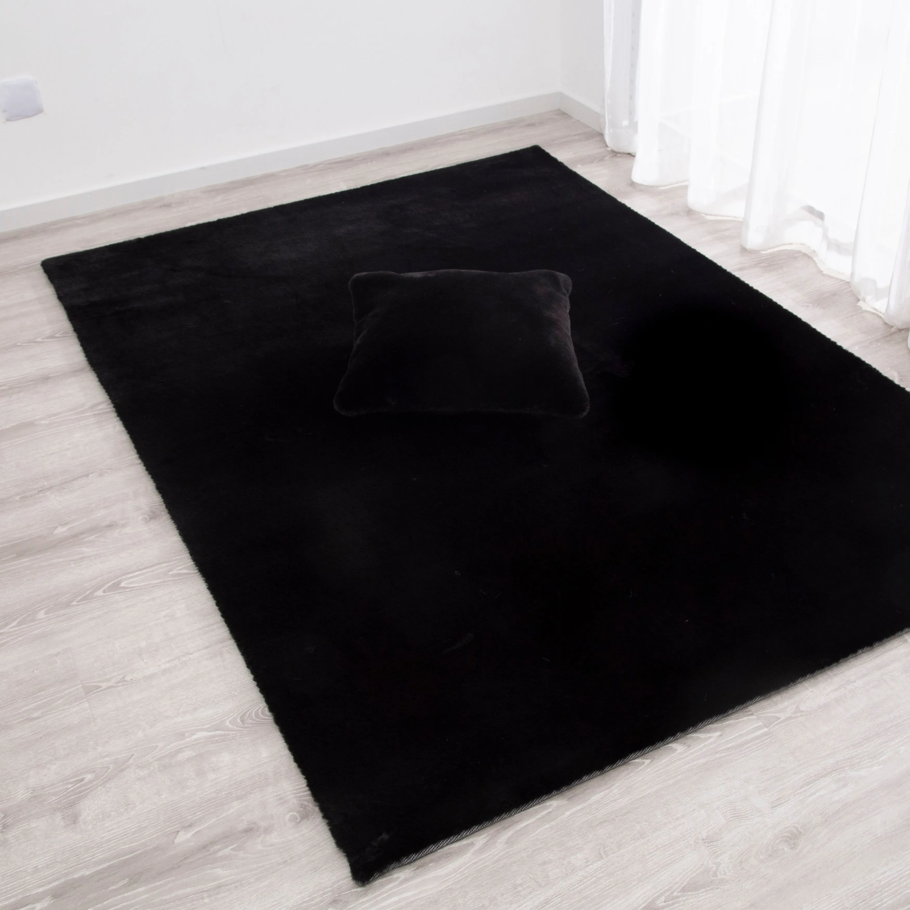 Faux-Rabbit Collection Beautiful Faux-Fur Rug