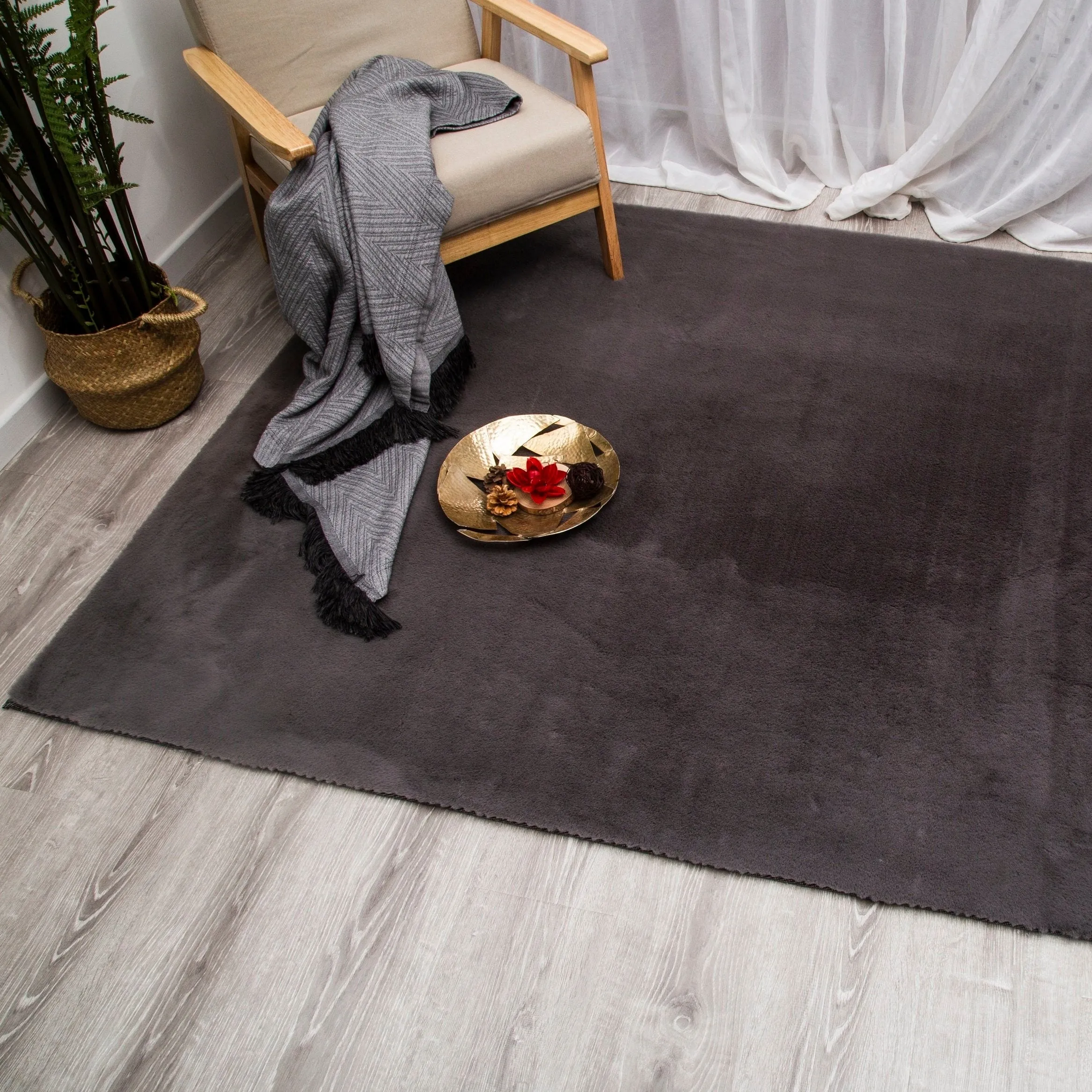 Faux-Rabbit Collection Beautiful Faux-Fur Rug