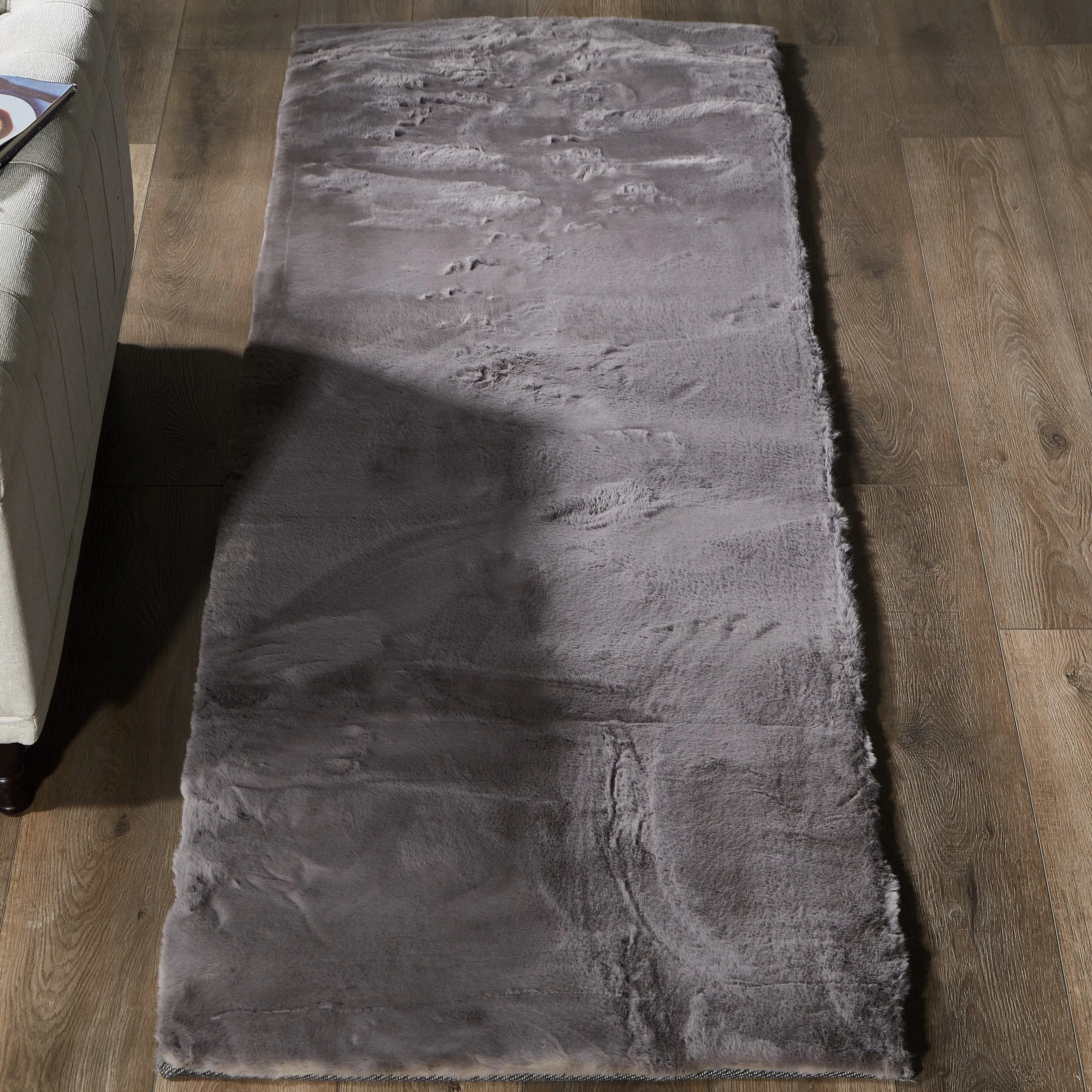 Faux-Rabbit Collection Beautiful Faux-Fur Rug
