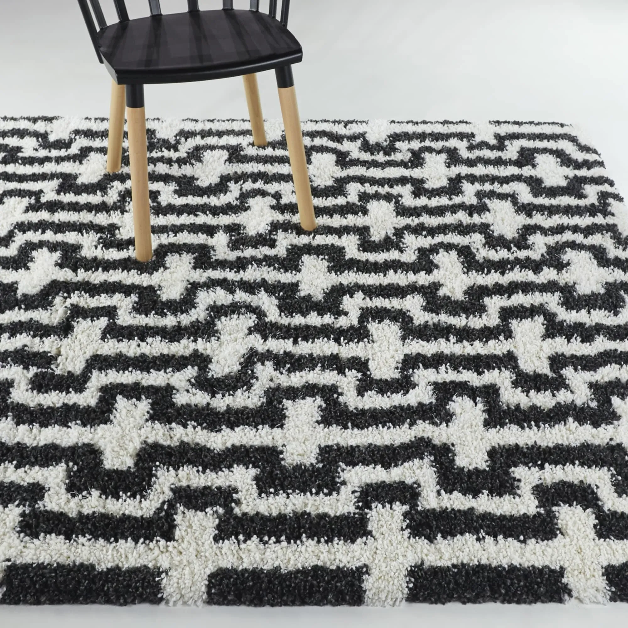 Hideki Modern Geometric Shag Area Rug