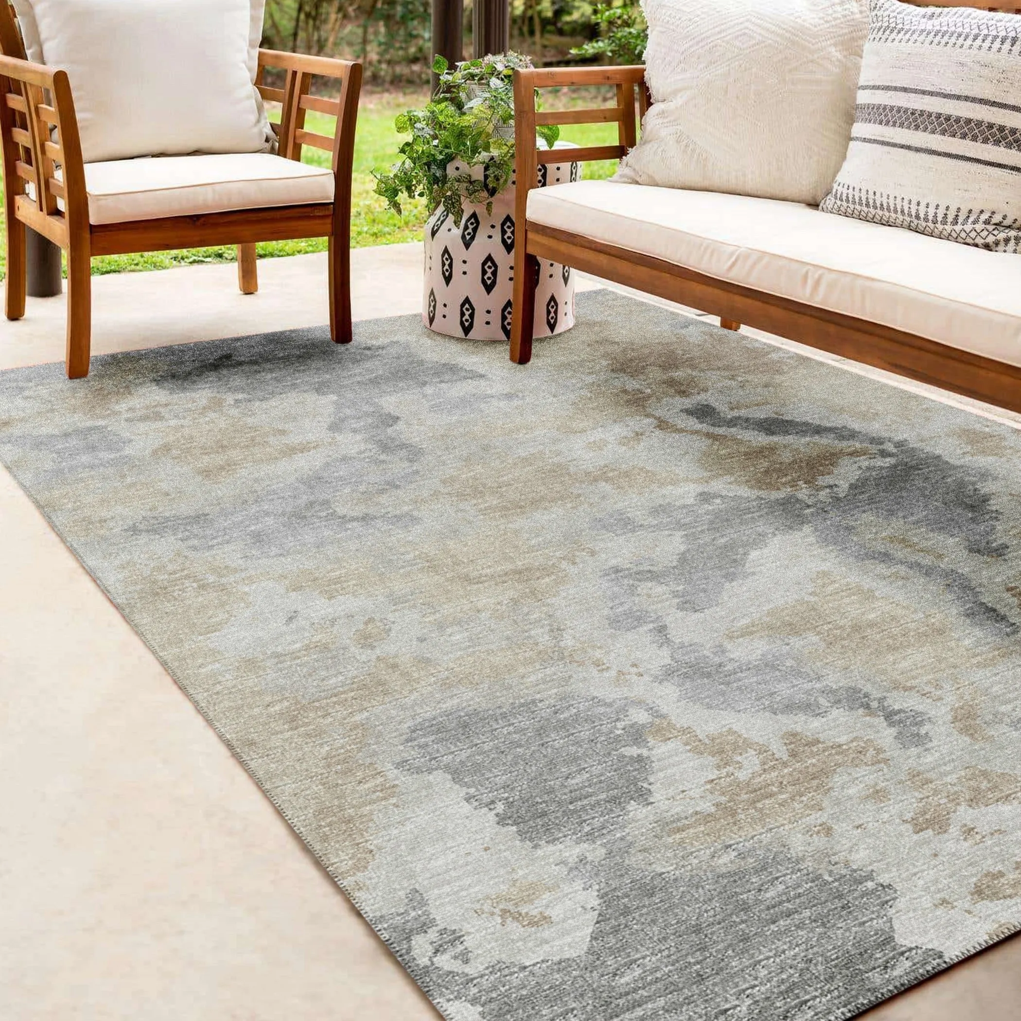 Indoor/ Outdoor Accord Modern Polyester Washable Rug New