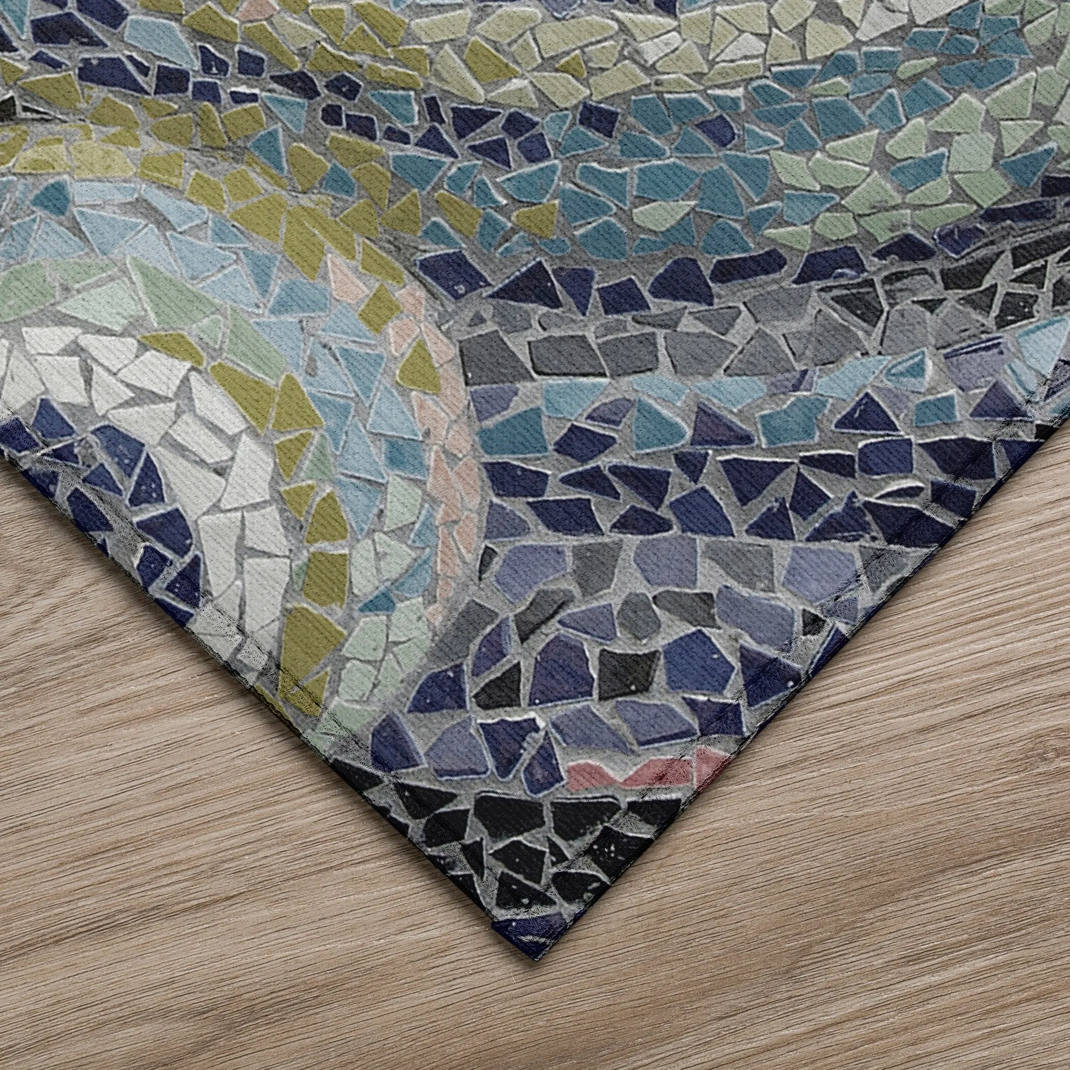 Indoor/ Outdoor Surfside Mosaic Waves Washable Rug New
