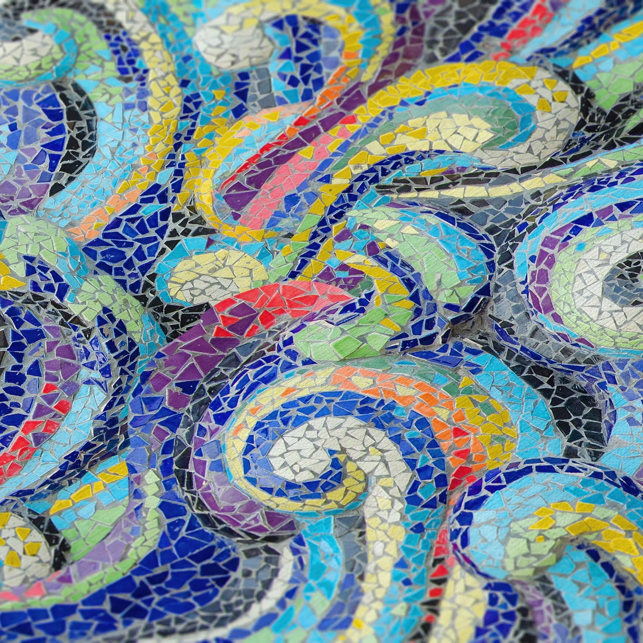 Indoor/ Outdoor Surfside Mosaic Waves Washable Rug New