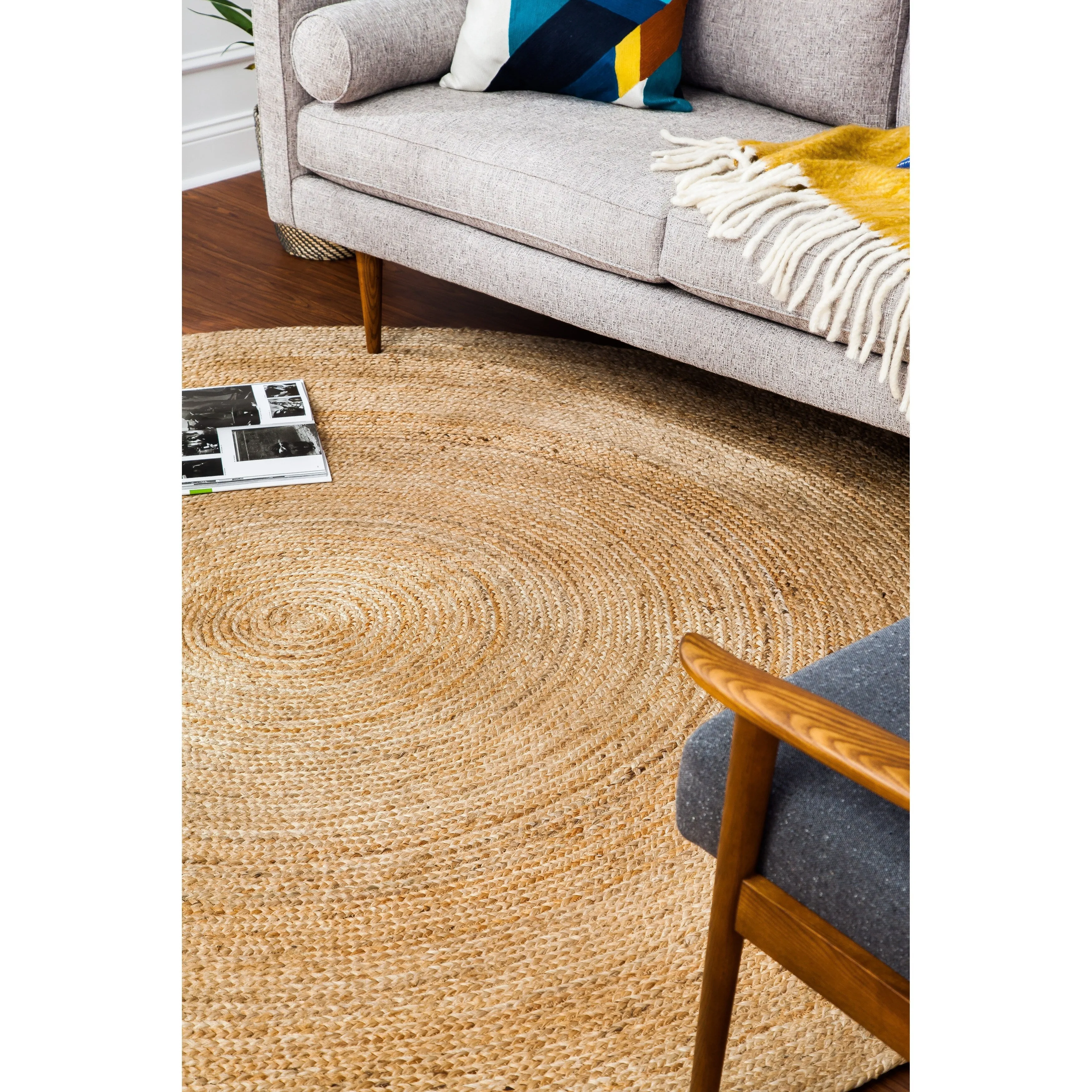 Jani Tara Braided Natural Jute Area Rug - Kerala Round Rug. 4-Feet. Durable. Superior Quality