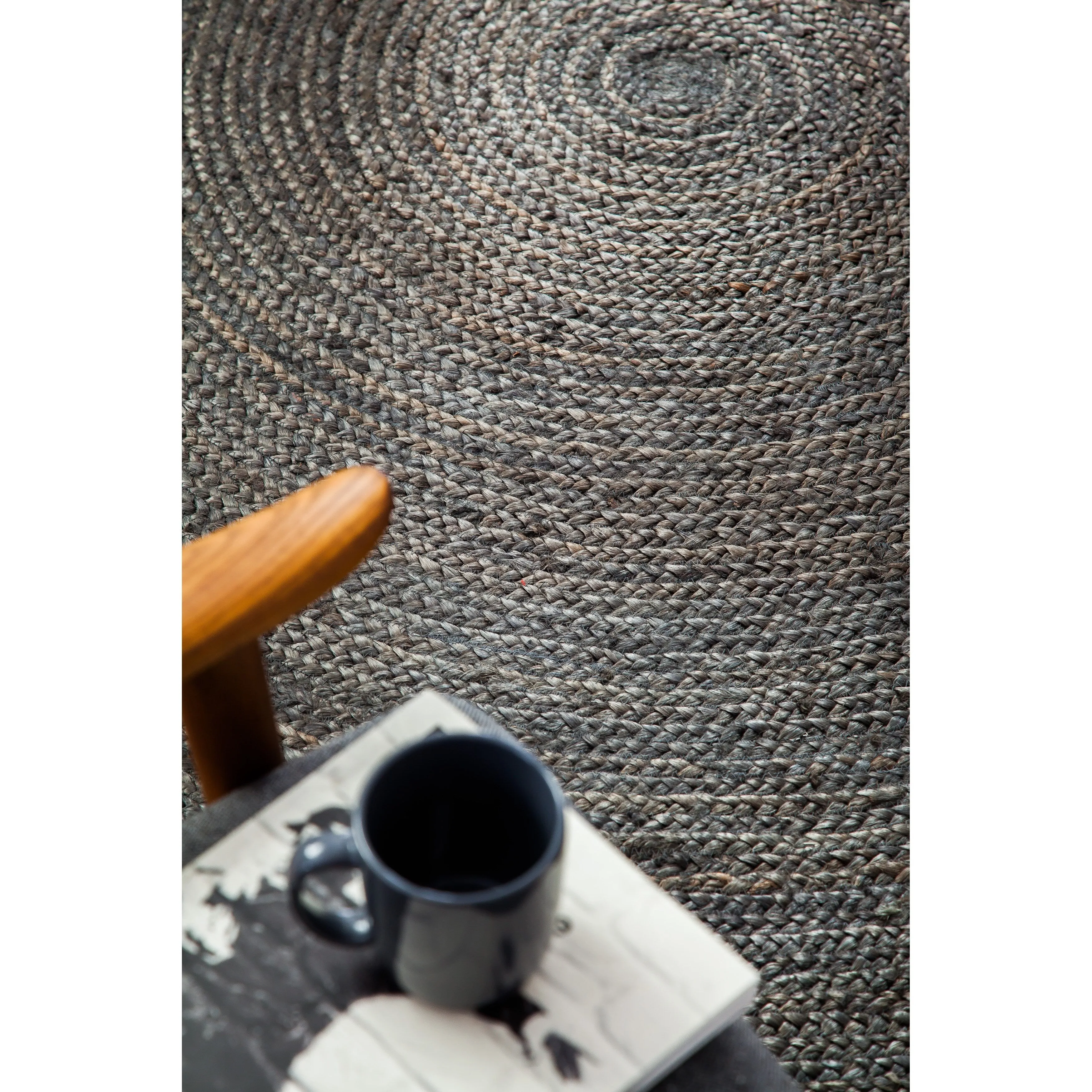 Jani Tara Braided Natural Jute Area Rug - Kerala Round Rug. 4-Feet. Durable. Superior Quality