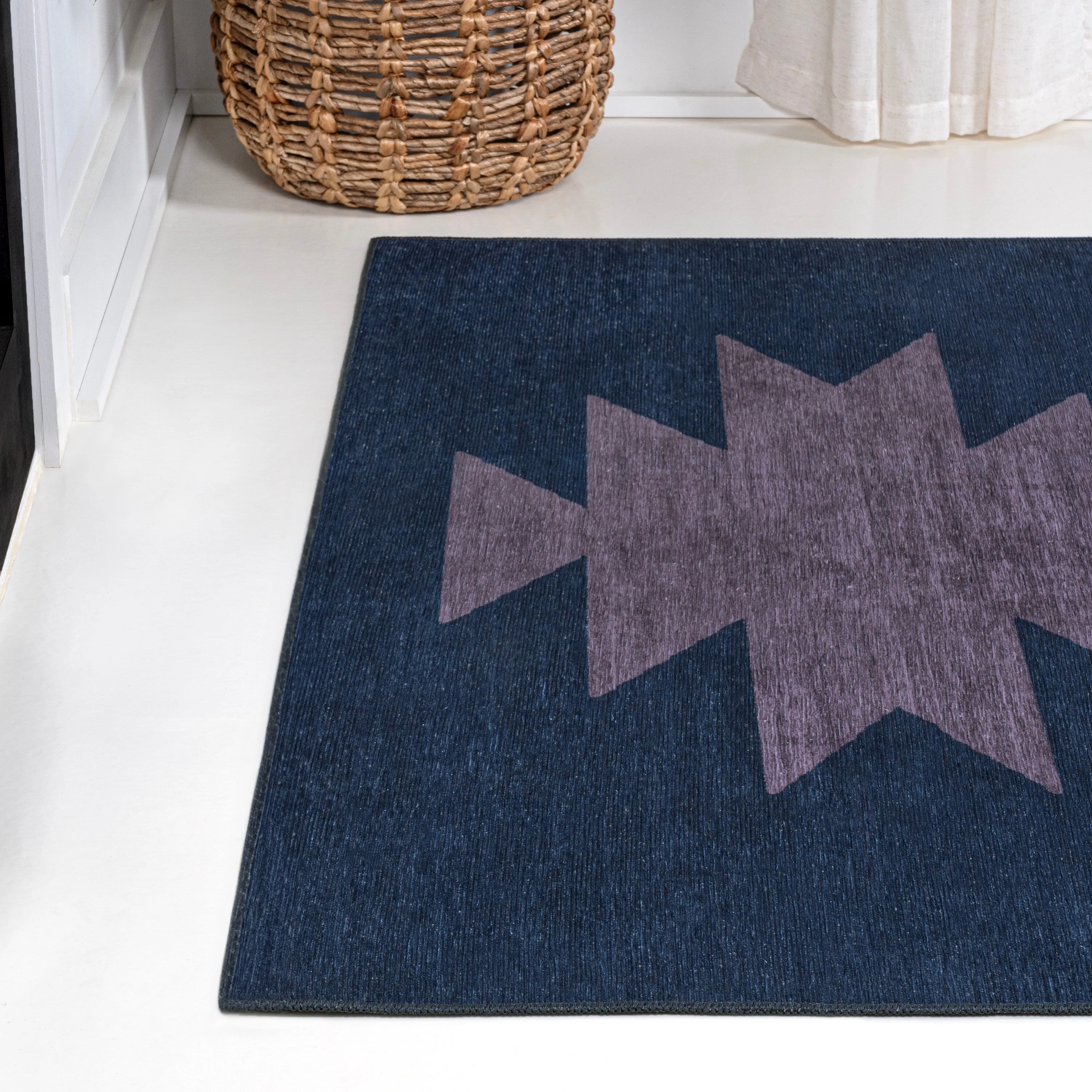 JONATHAN Y Adriel Solid Low-Pile Machine Washable Area Rug