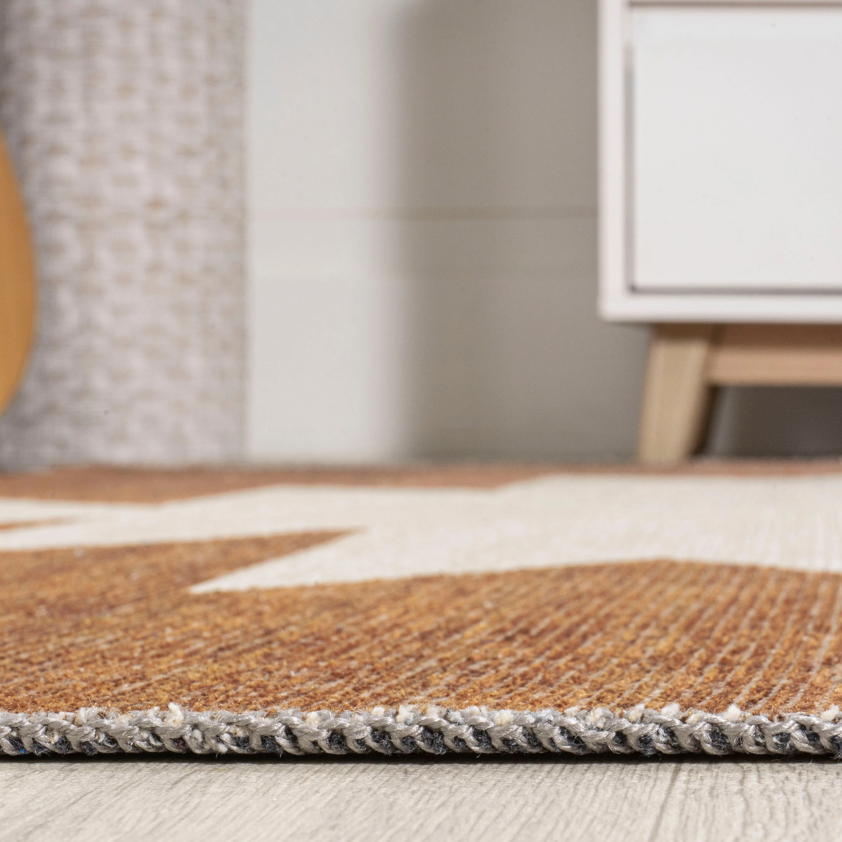 JONATHAN Y Adriel Solid Low-Pile Machine Washable Area Rug