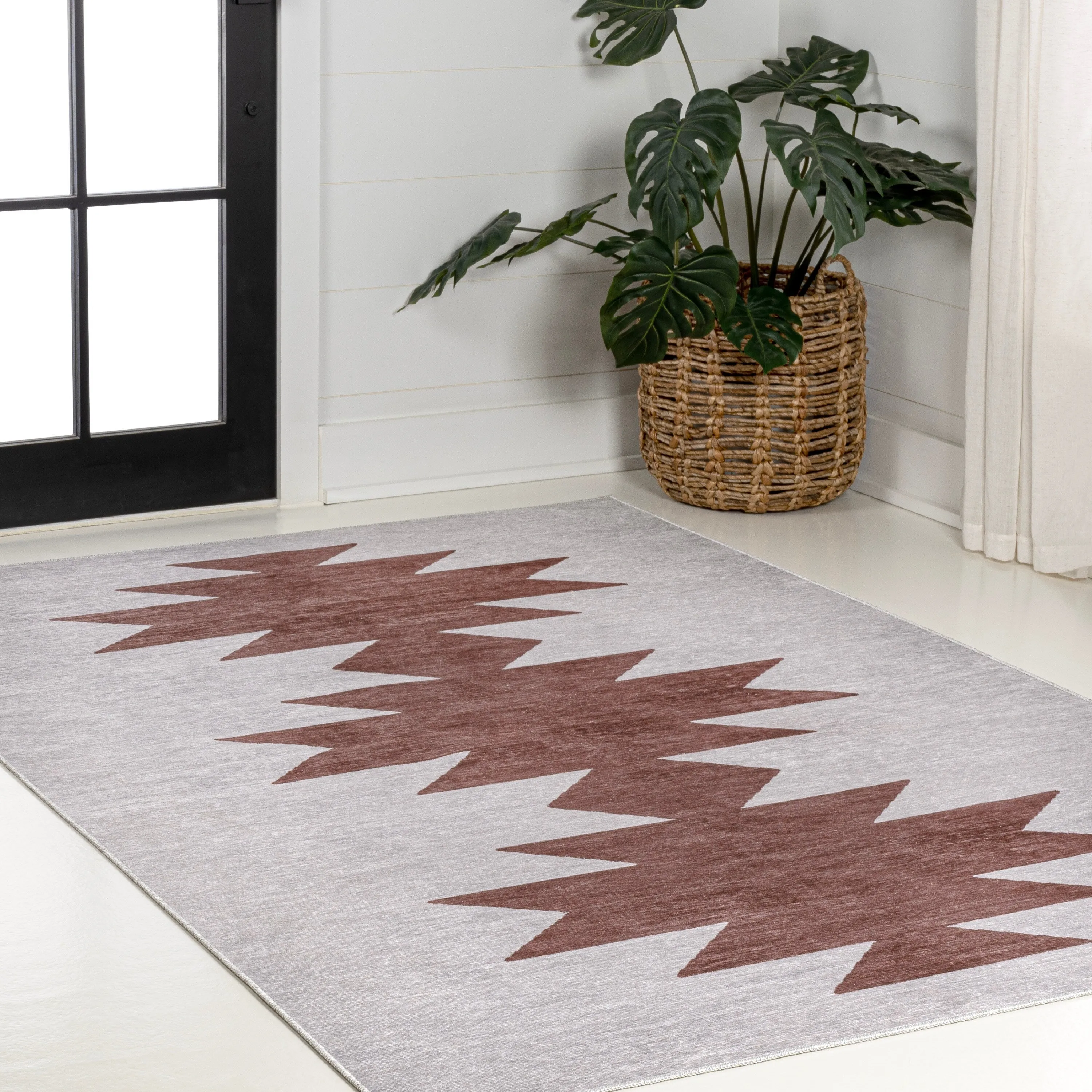 JONATHAN Y Adriel Solid Low-Pile Machine Washable Area Rug