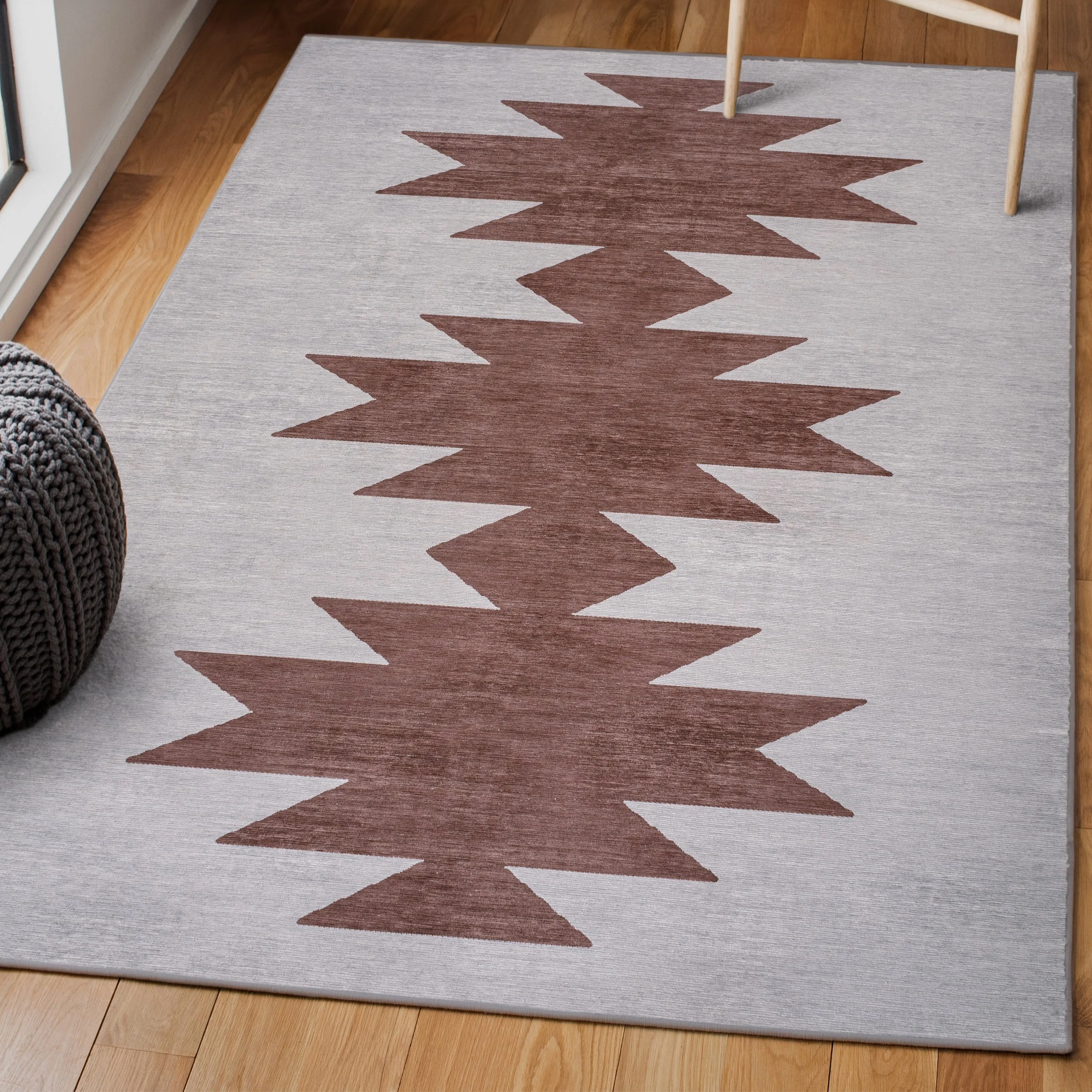 JONATHAN Y Adriel Solid Low-Pile Machine Washable Area Rug