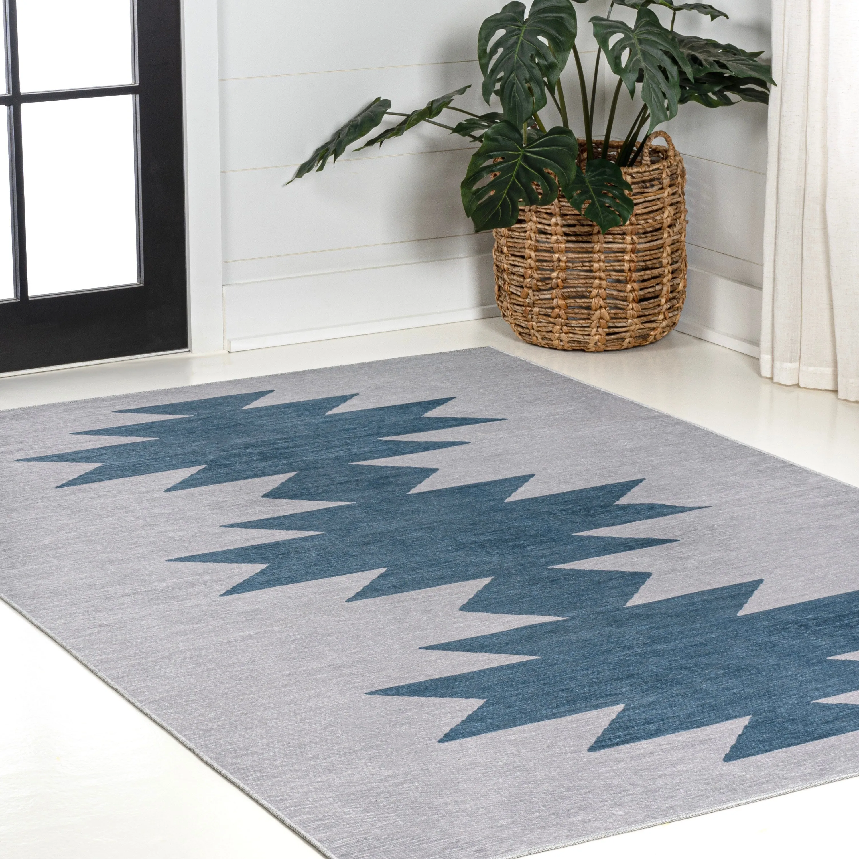 JONATHAN Y Adriel Solid Low-Pile Machine Washable Area Rug