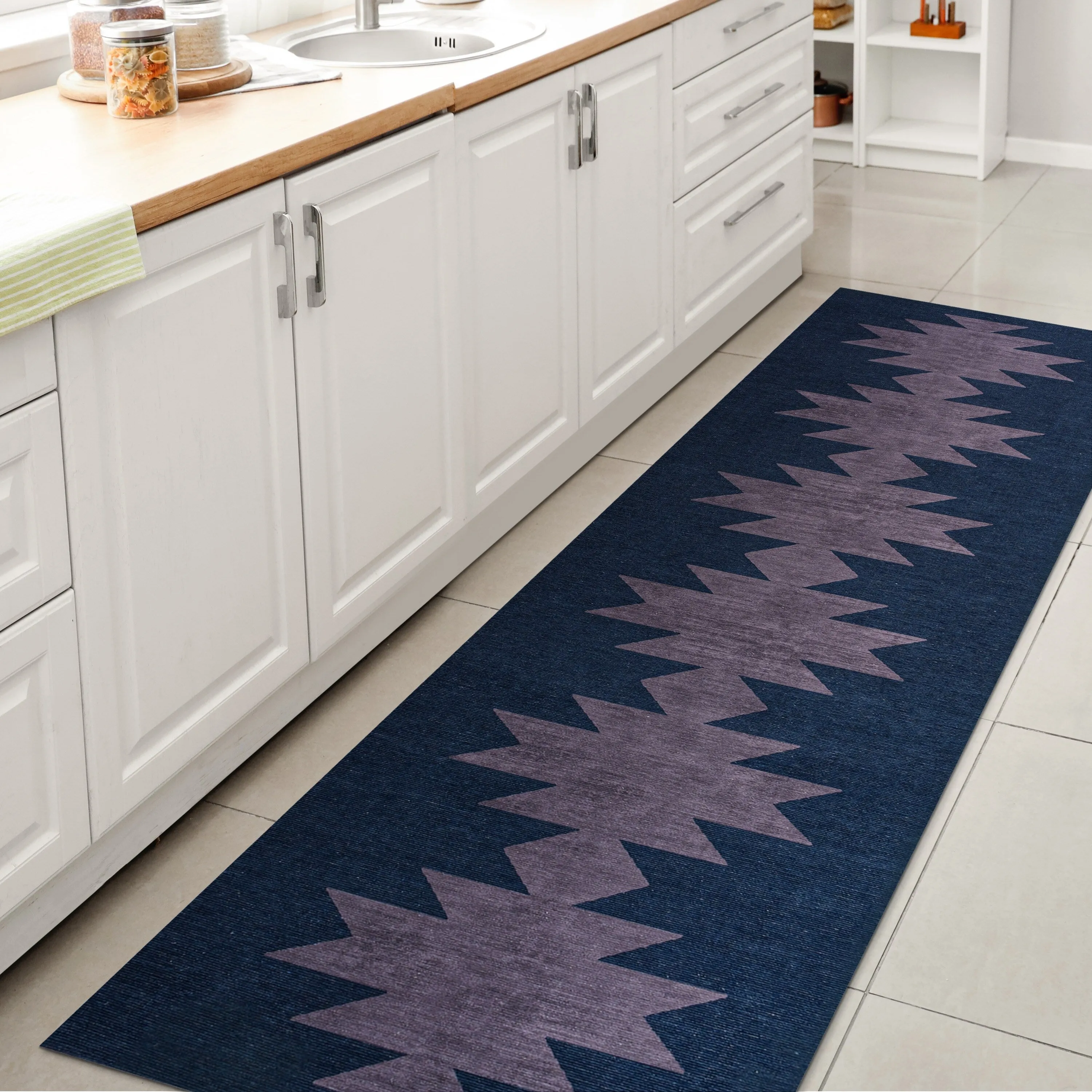 JONATHAN Y Adriel Solid Low-Pile Machine Washable Area Rug