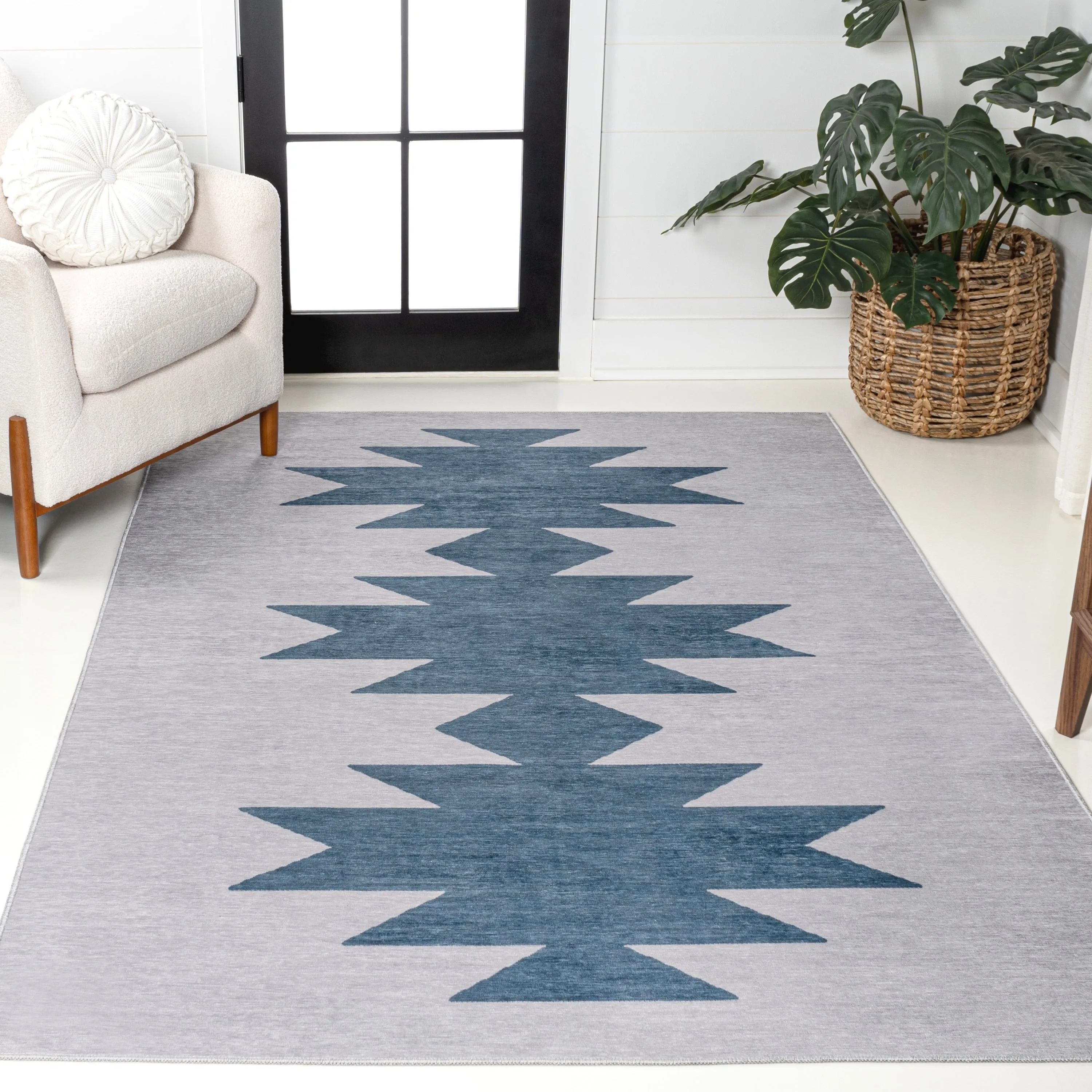 JONATHAN Y Adriel Solid Low-Pile Machine Washable Area Rug