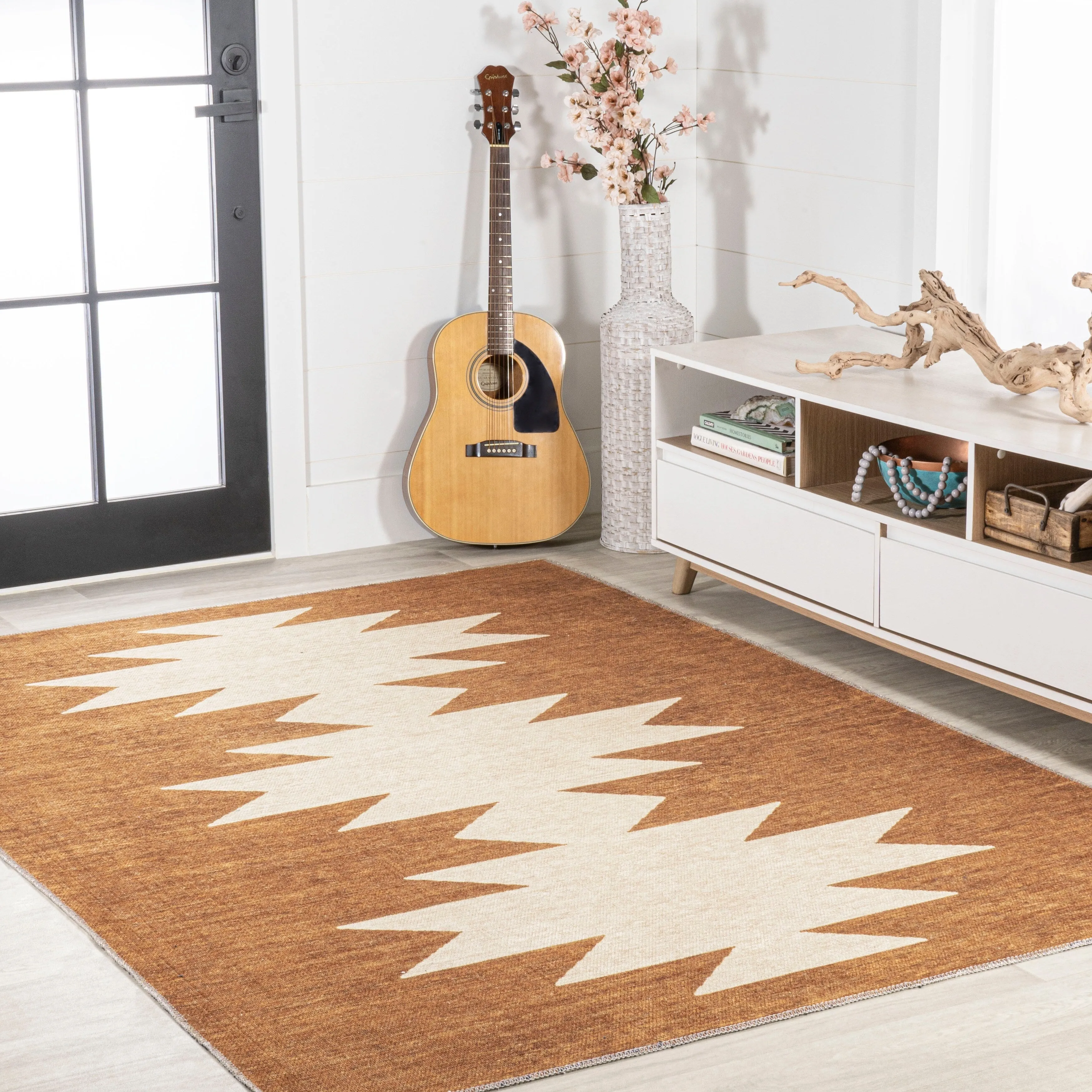 JONATHAN Y Adriel Solid Low-Pile Machine Washable Area Rug