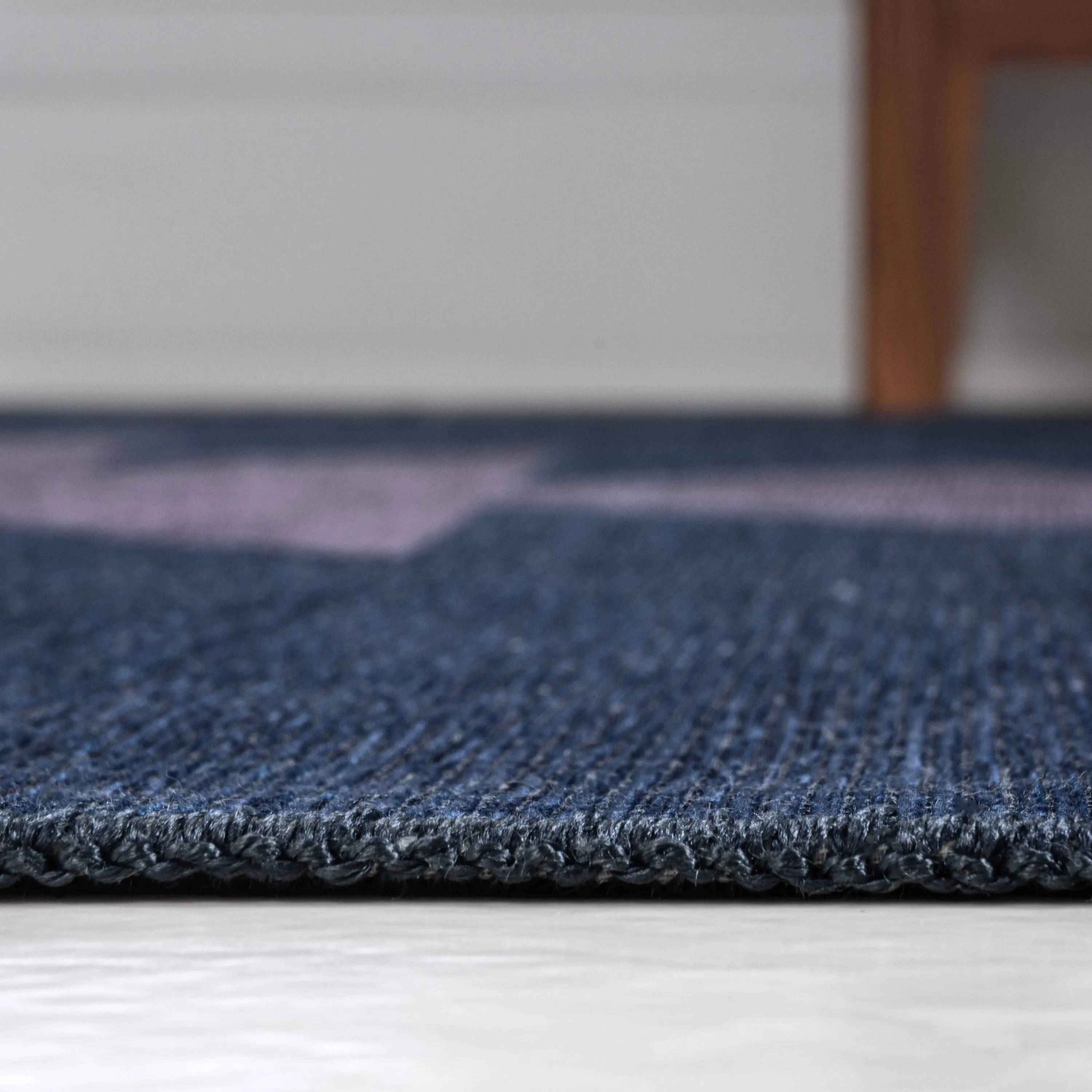 JONATHAN Y Adriel Solid Low-Pile Machine Washable Area Rug
