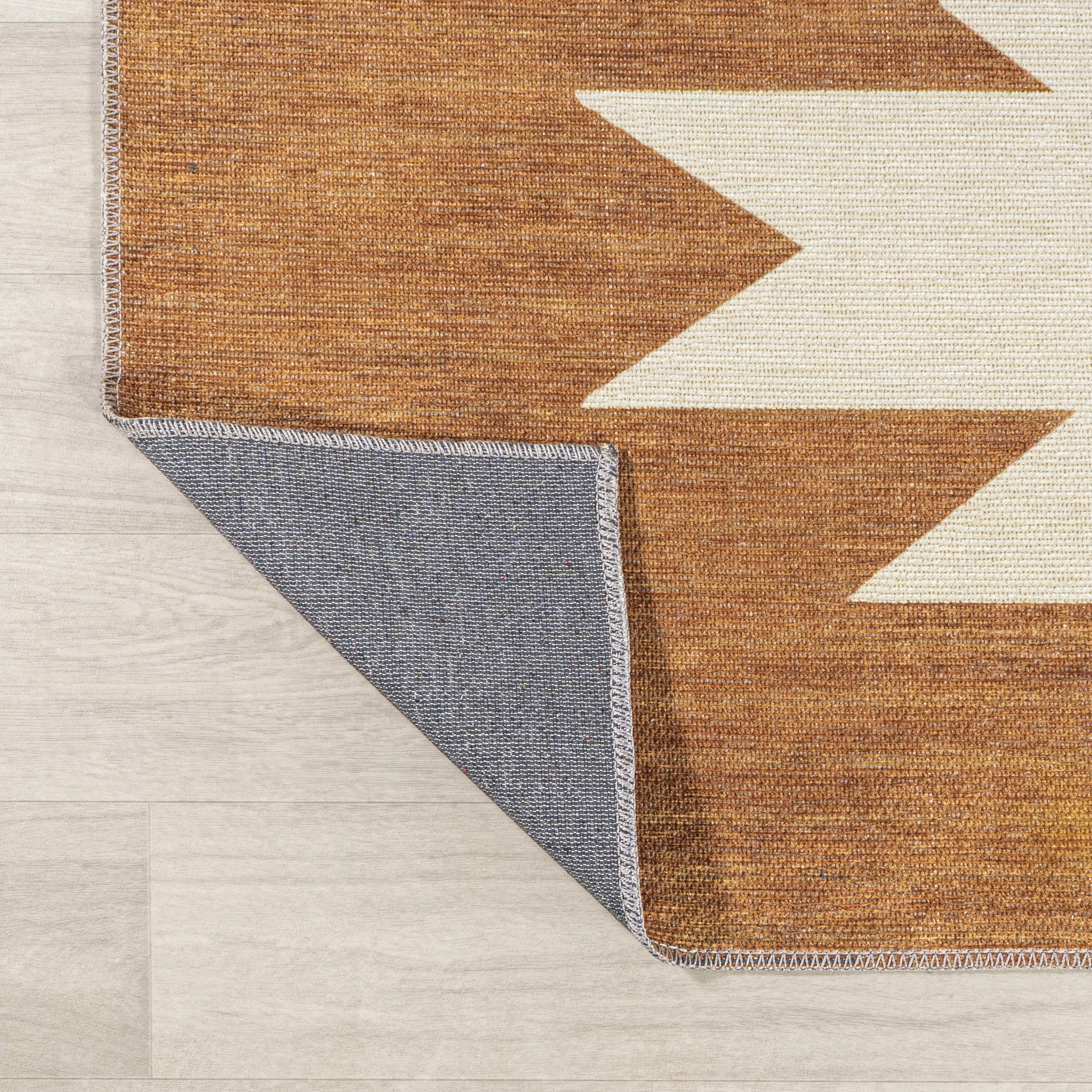 JONATHAN Y Adriel Solid Low-Pile Machine Washable Area Rug