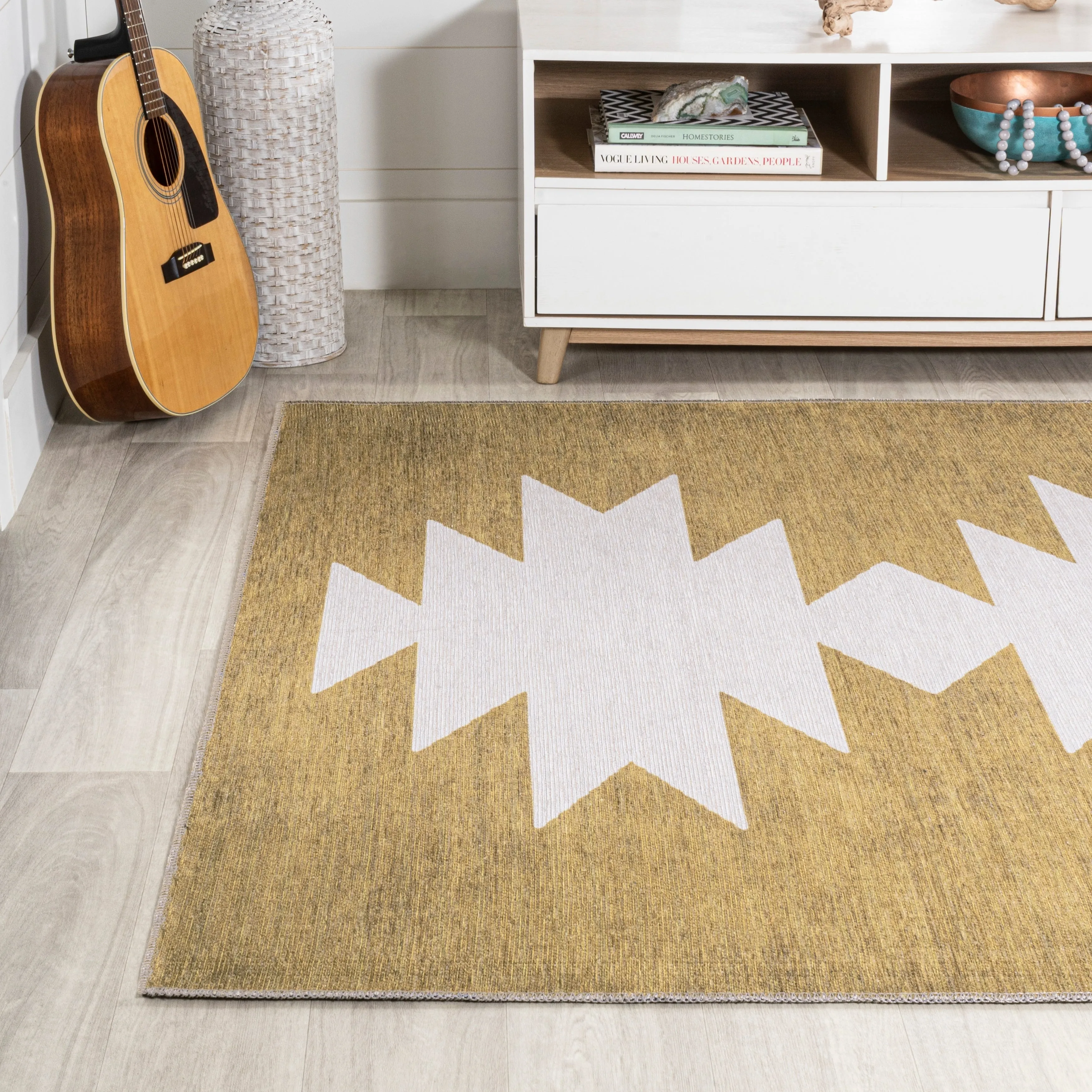 JONATHAN Y Adriel Solid Low-Pile Machine Washable Area Rug