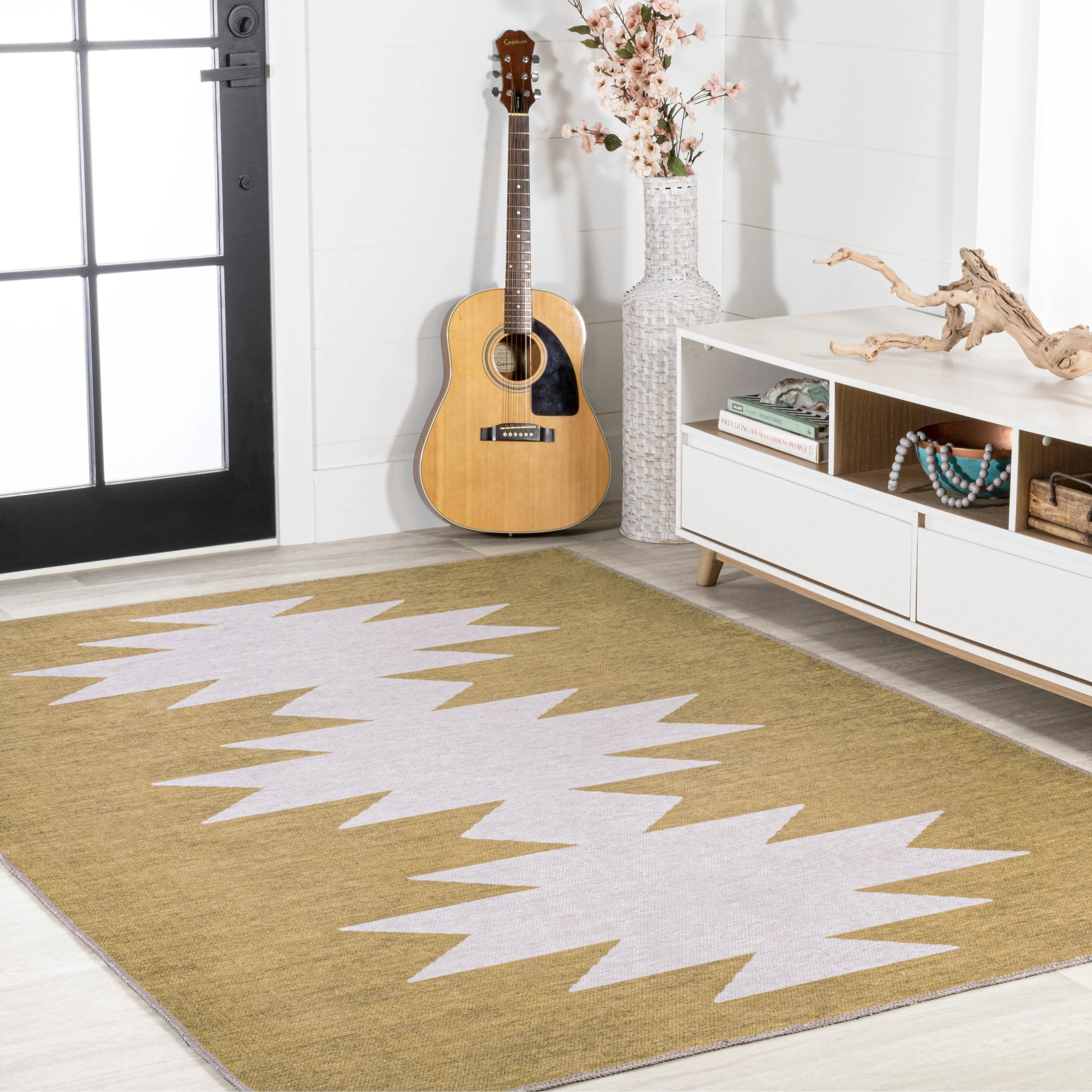 JONATHAN Y Adriel Solid Low-Pile Machine Washable Area Rug