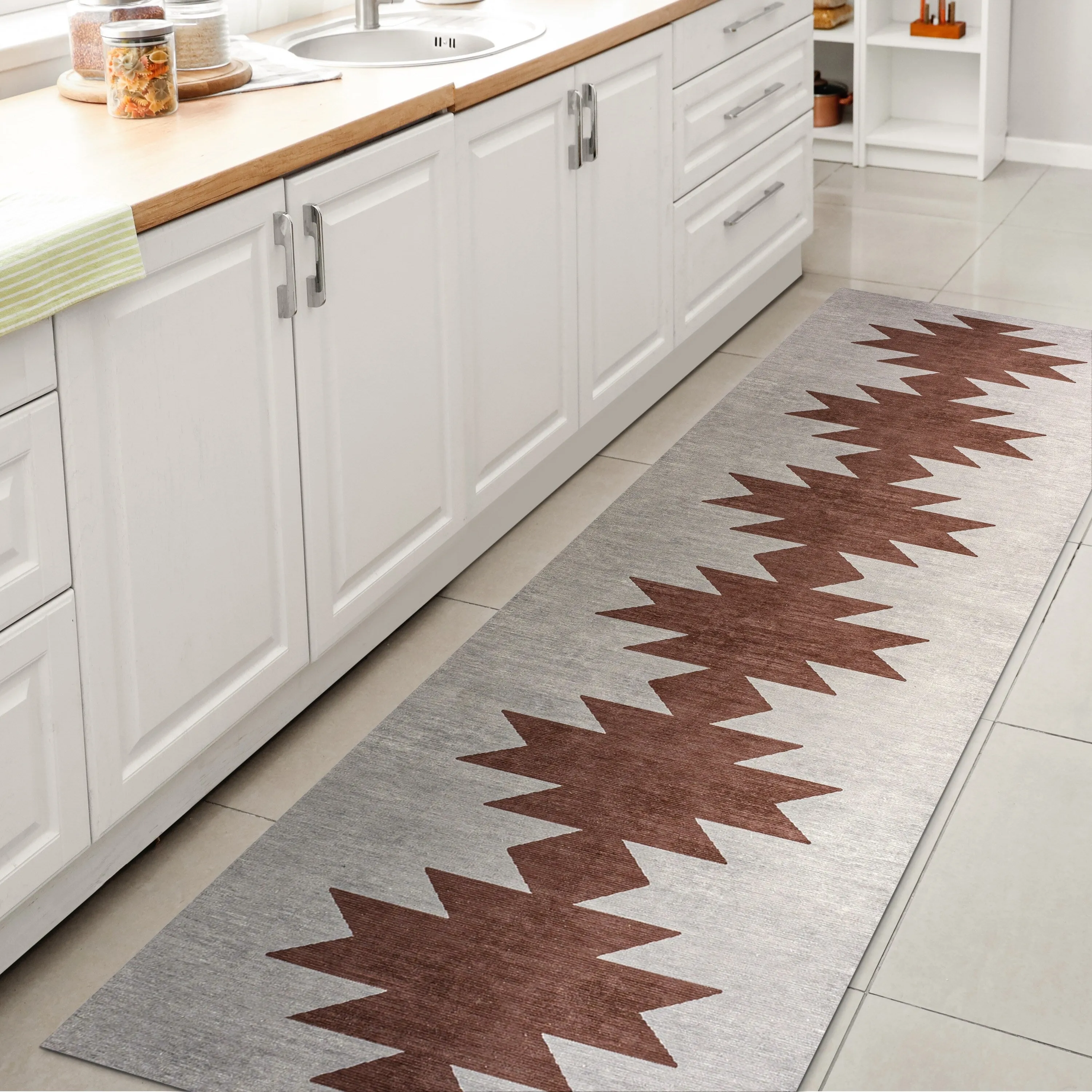 JONATHAN Y Adriel Solid Low-Pile Machine Washable Area Rug