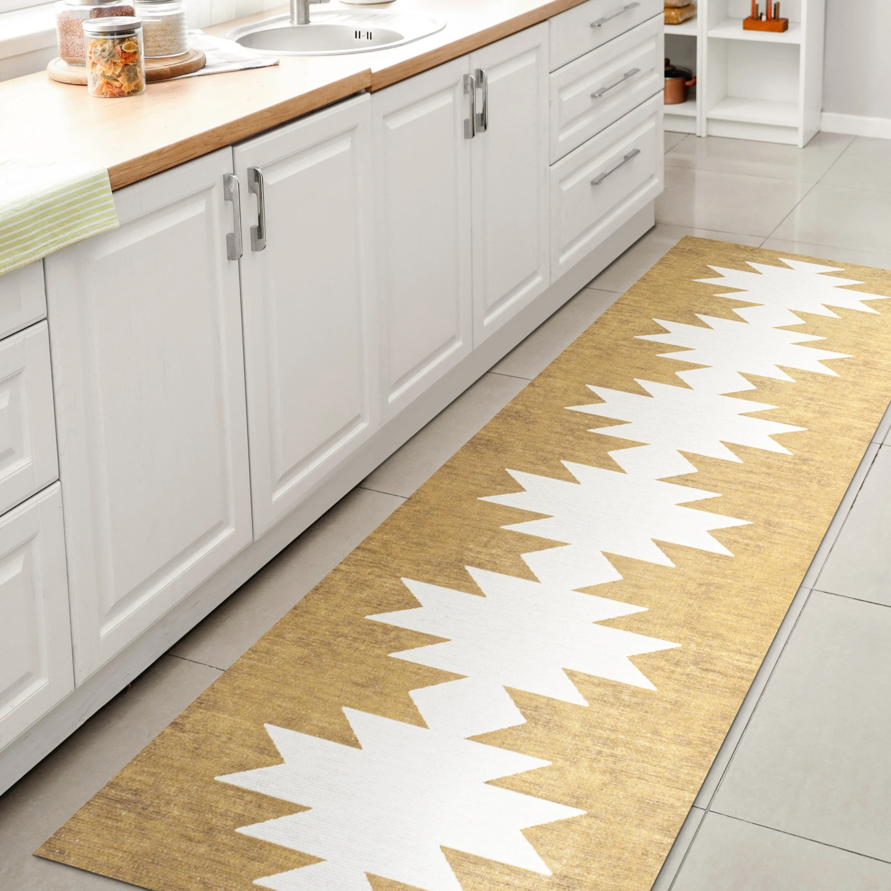 JONATHAN Y Adriel Solid Low-Pile Machine Washable Area Rug