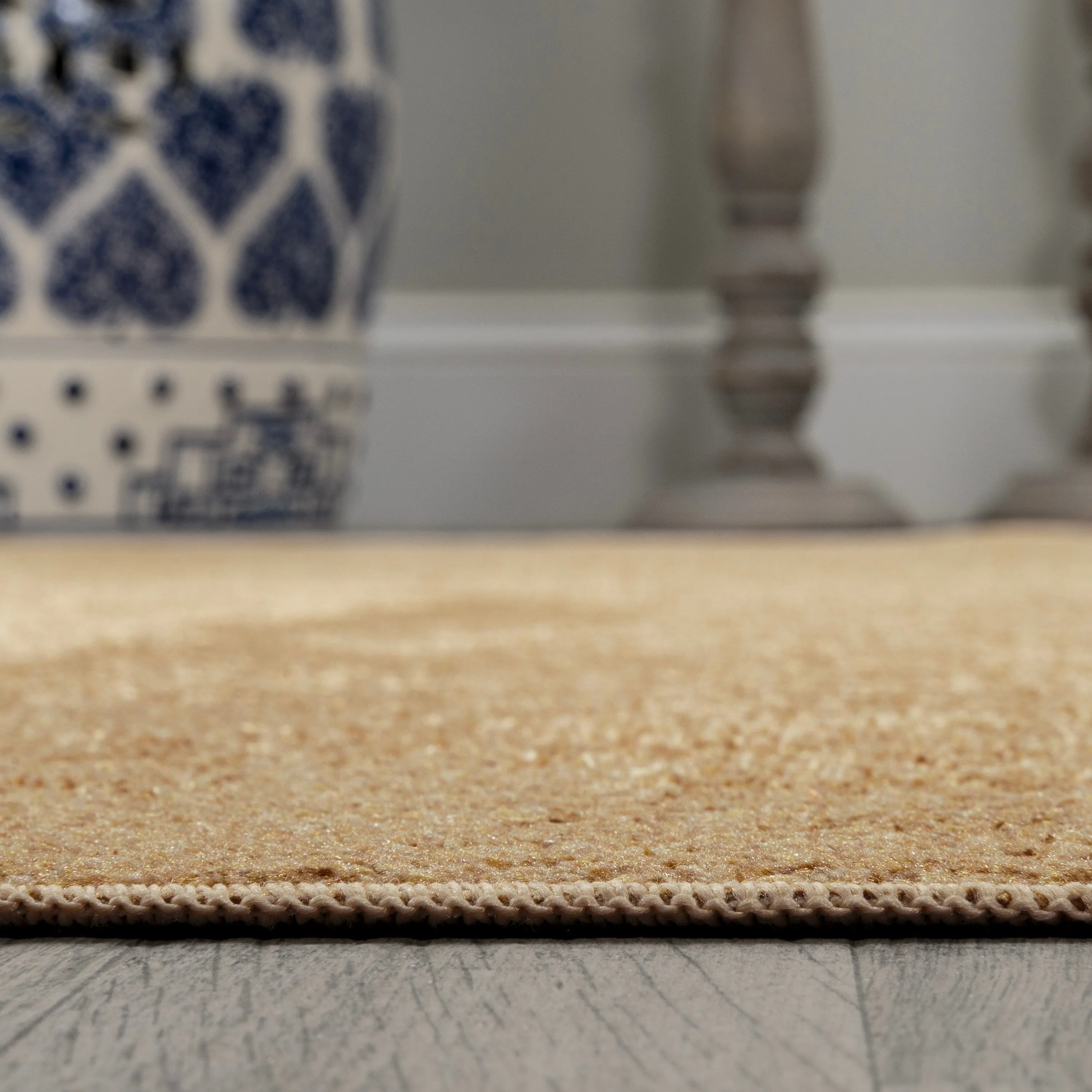 JONATHAN Y Fawning Classic Solid Low-Pile Machine-Washable Terra Area Rug