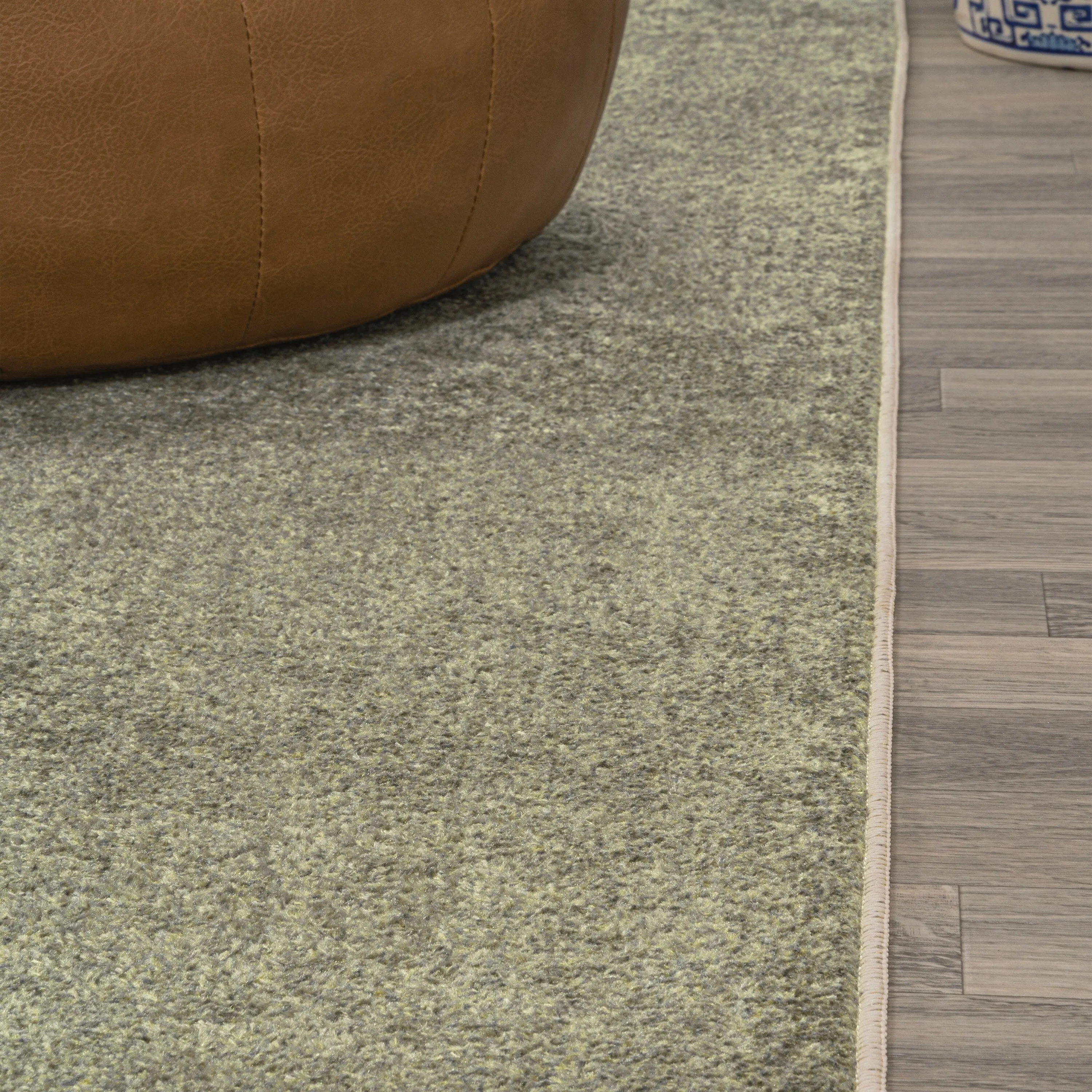 JONATHAN Y Fawning Classic Solid Low-Pile Machine-Washable Terra Area Rug