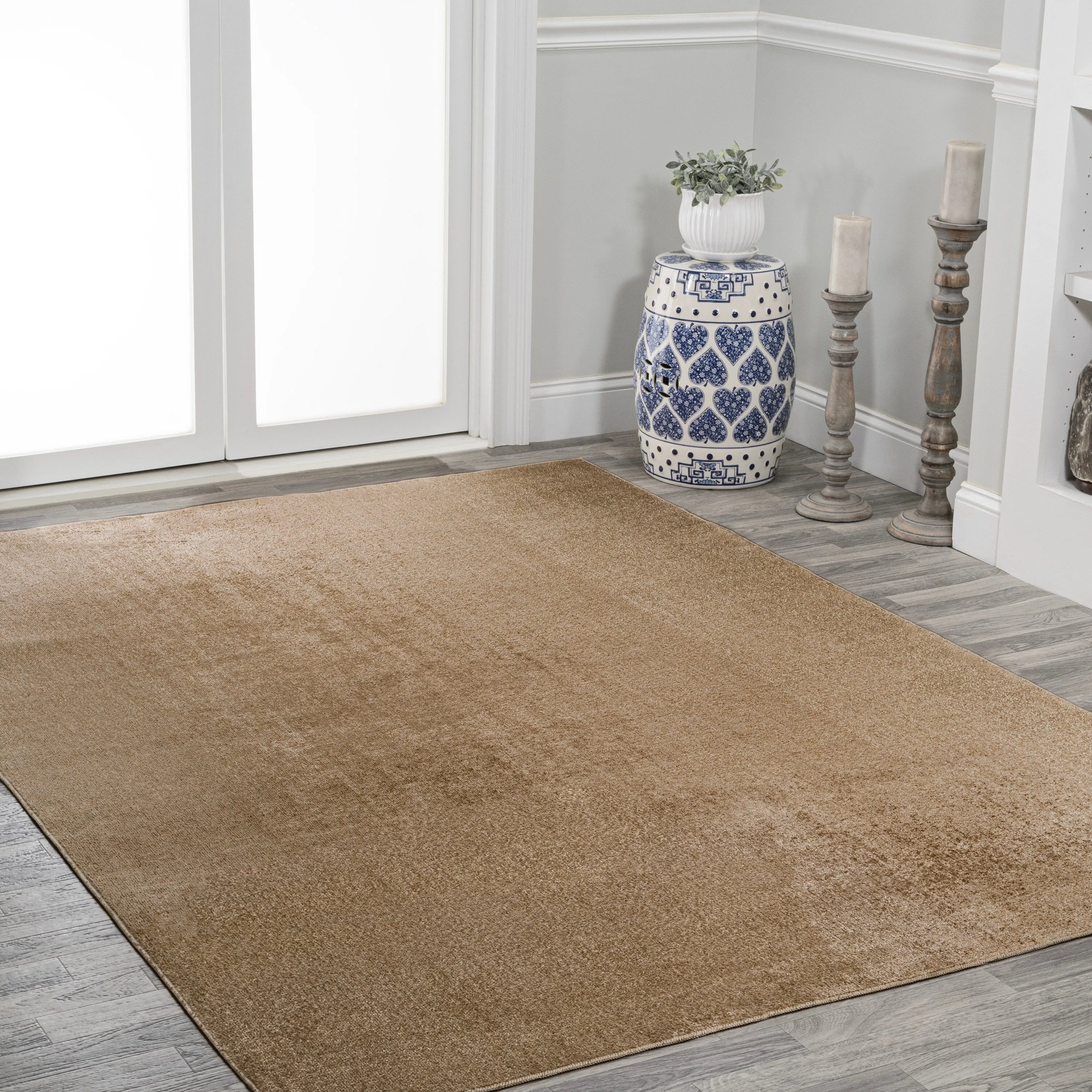 JONATHAN Y Fawning Classic Solid Low-Pile Machine-Washable Terra Area Rug