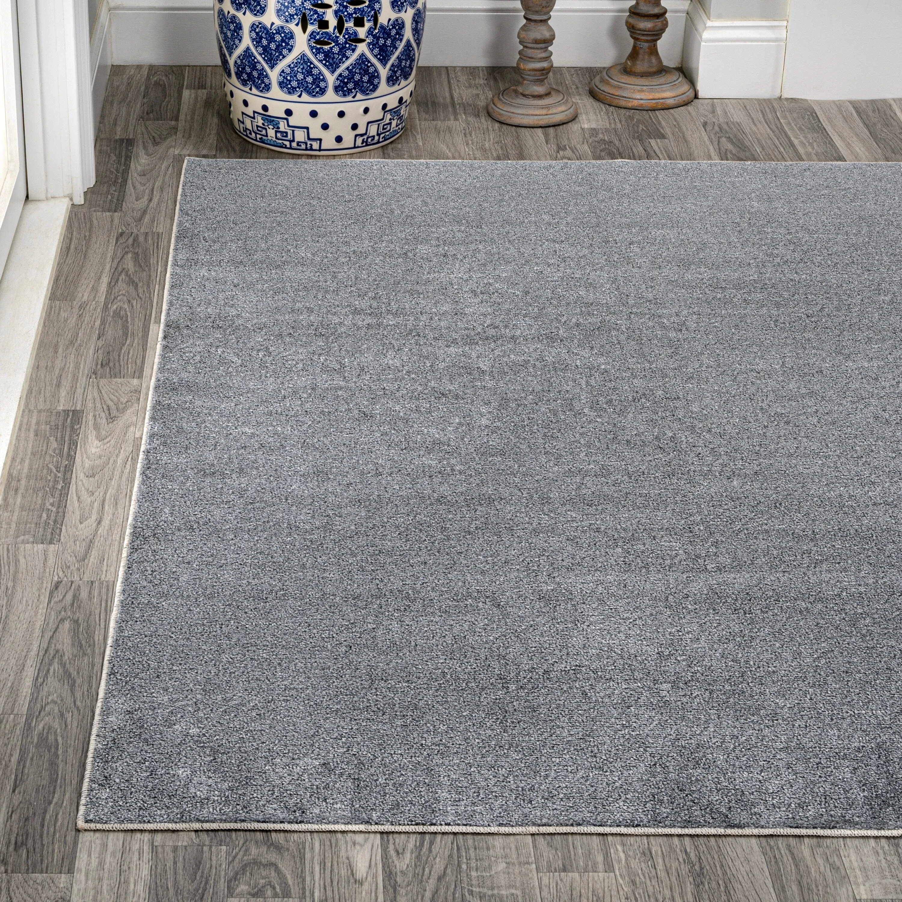 JONATHAN Y Fawning Classic Solid Low-Pile Machine-Washable Terra Area Rug