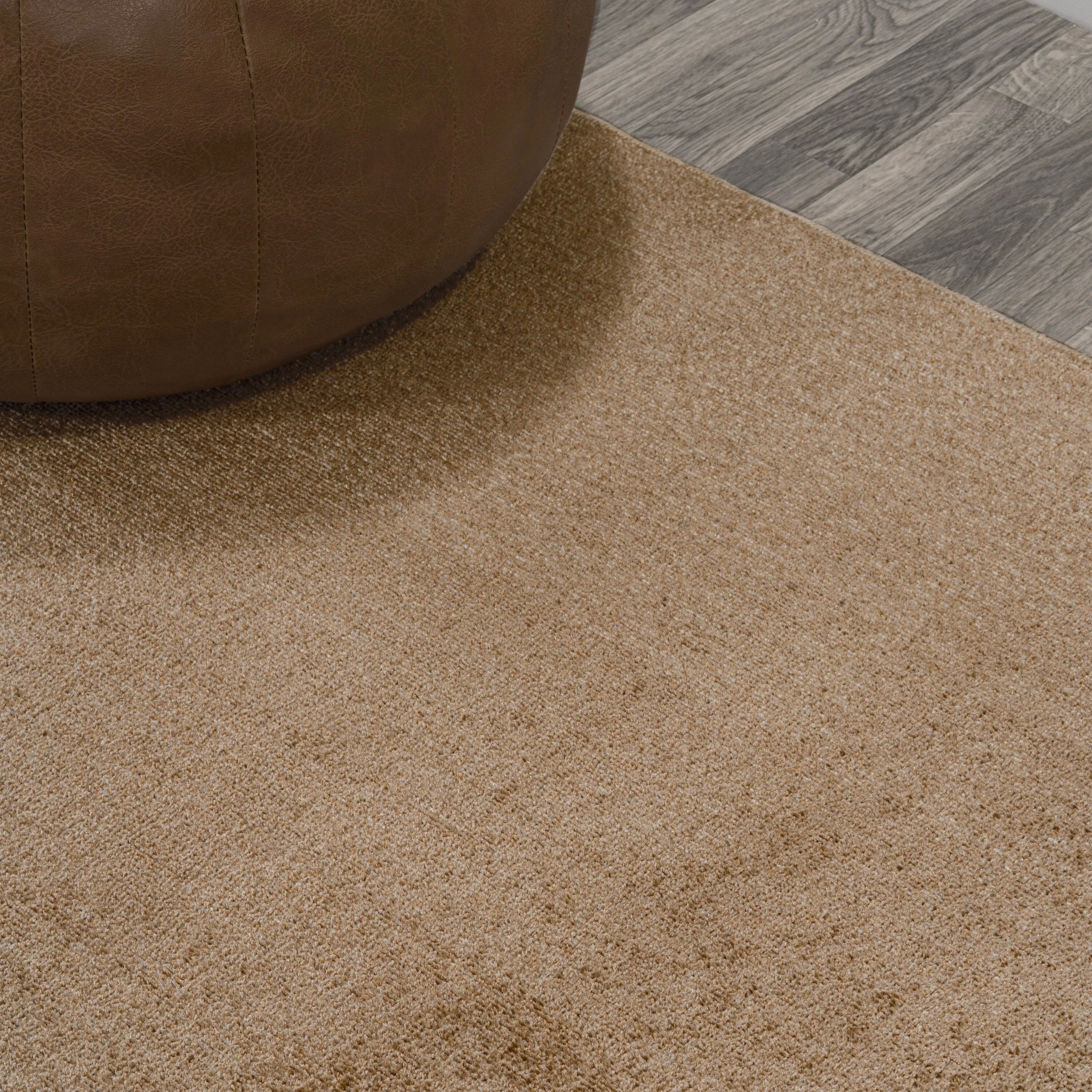 JONATHAN Y Fawning Classic Solid Low-Pile Machine-Washable Terra Area Rug